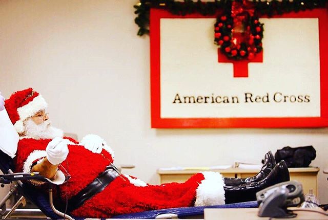 Santa is doing it... Be like Santa ❤️🎅
.
.
.
🩸Join us THIS Saturday with @americanredcross as we take a moment to donate LIFE this Holiday season 🎄
.
.
Click the link in our Bio or go to www.redcrossblood.org ~ in the top right corner type SSR as 