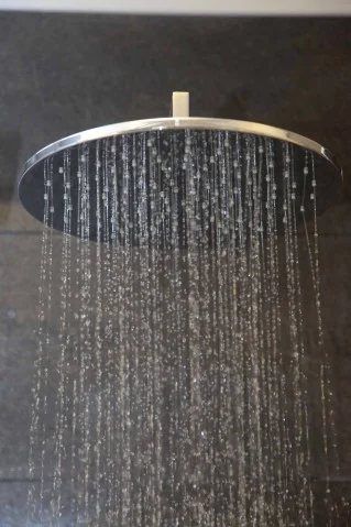 Iona Shower Head (3)_jpg.jpg