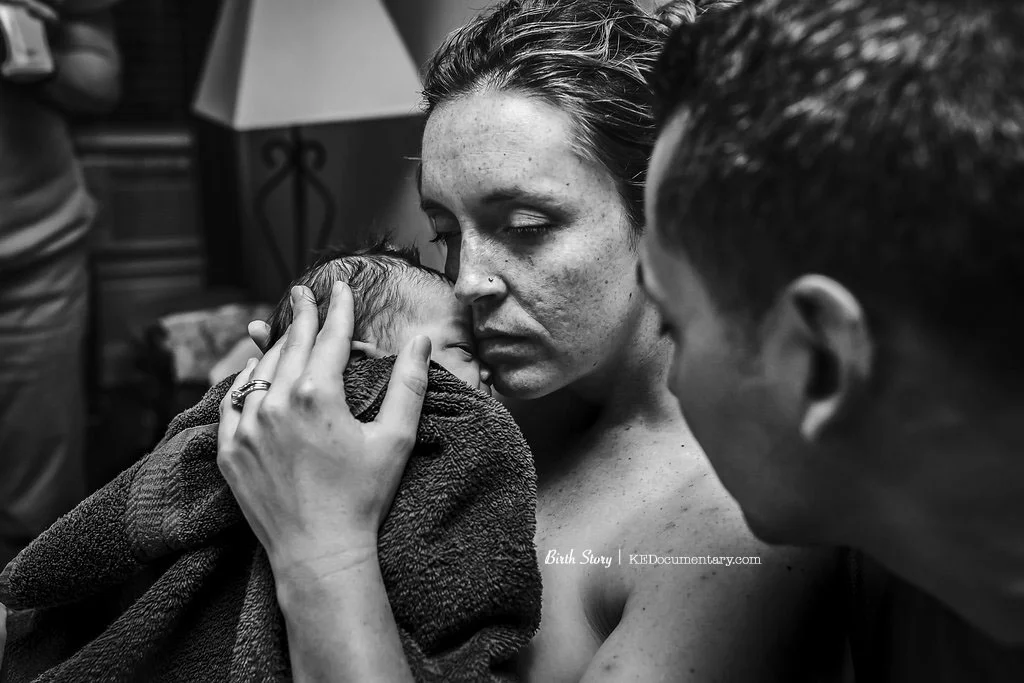 Newborn baby - Birth photographer