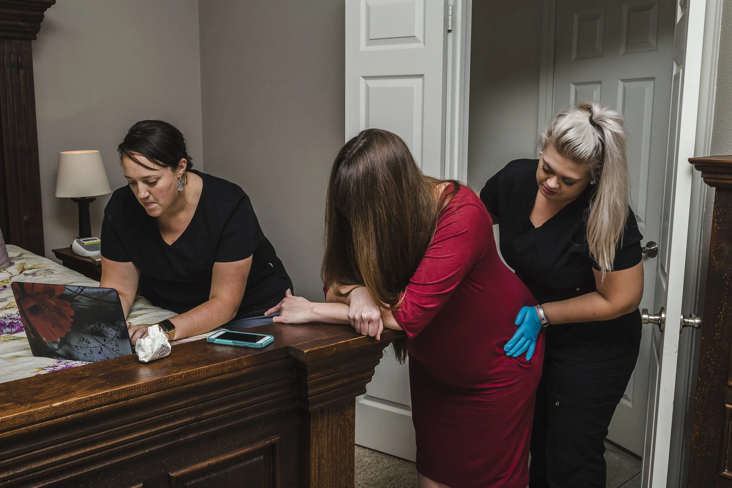 laboring at home with midwives