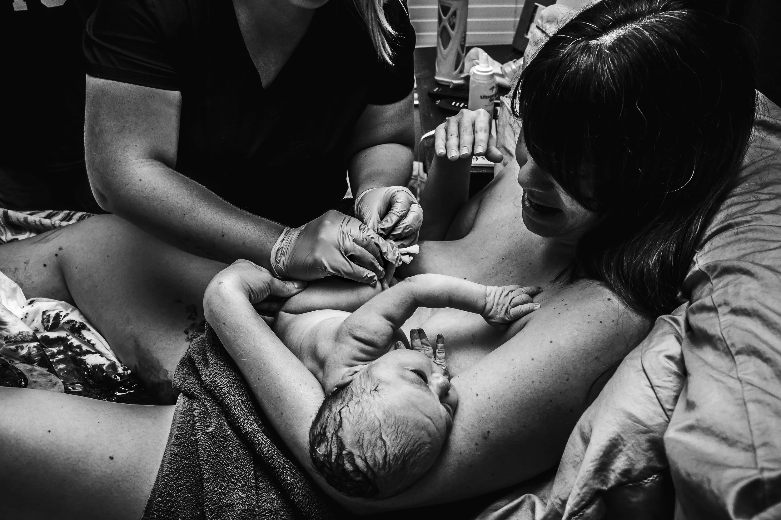 home birth that went from first contraction to baby in less then as hour. Dallas / Fort Worth birth photographer, KEDocumentary and Edenway Midwives