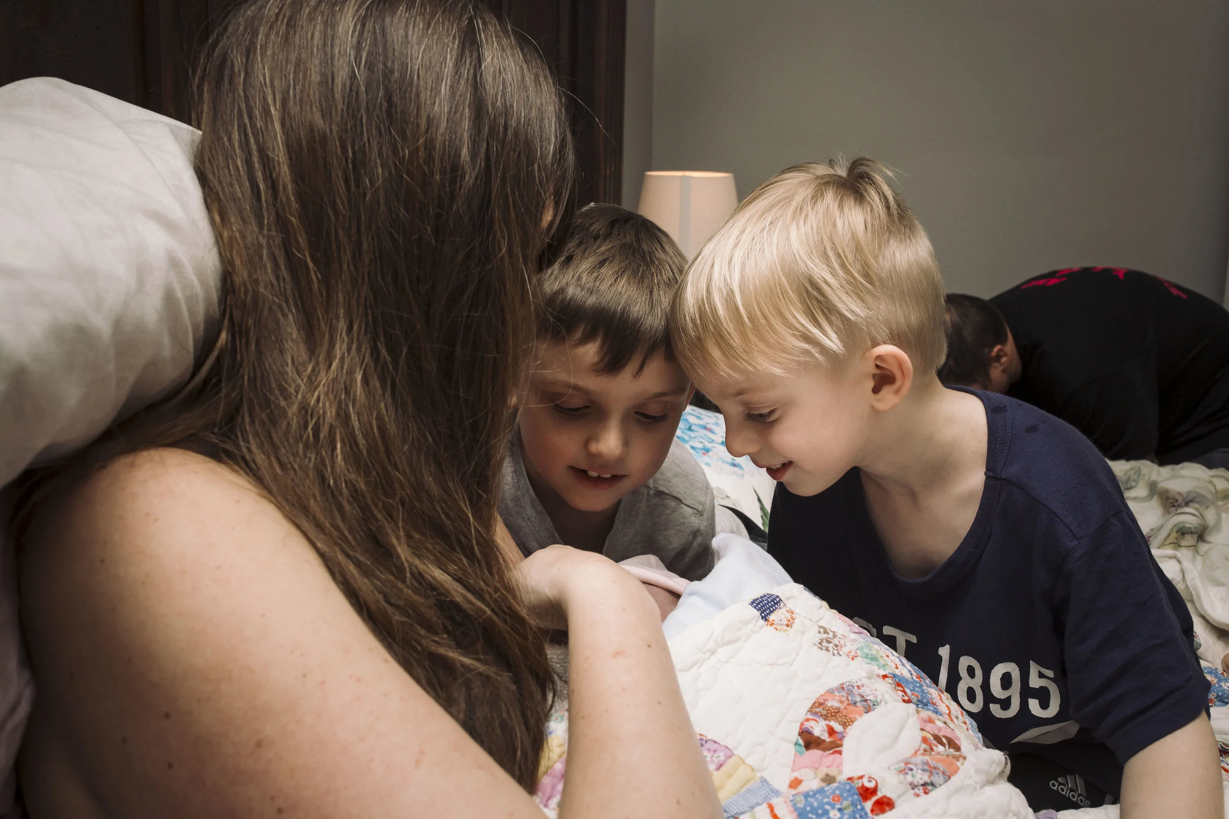 home birth that went from first contraction to baby in less then as hour. Dallas / Fort Worth birth photographer, KEDocumentary and Edenway Midwives