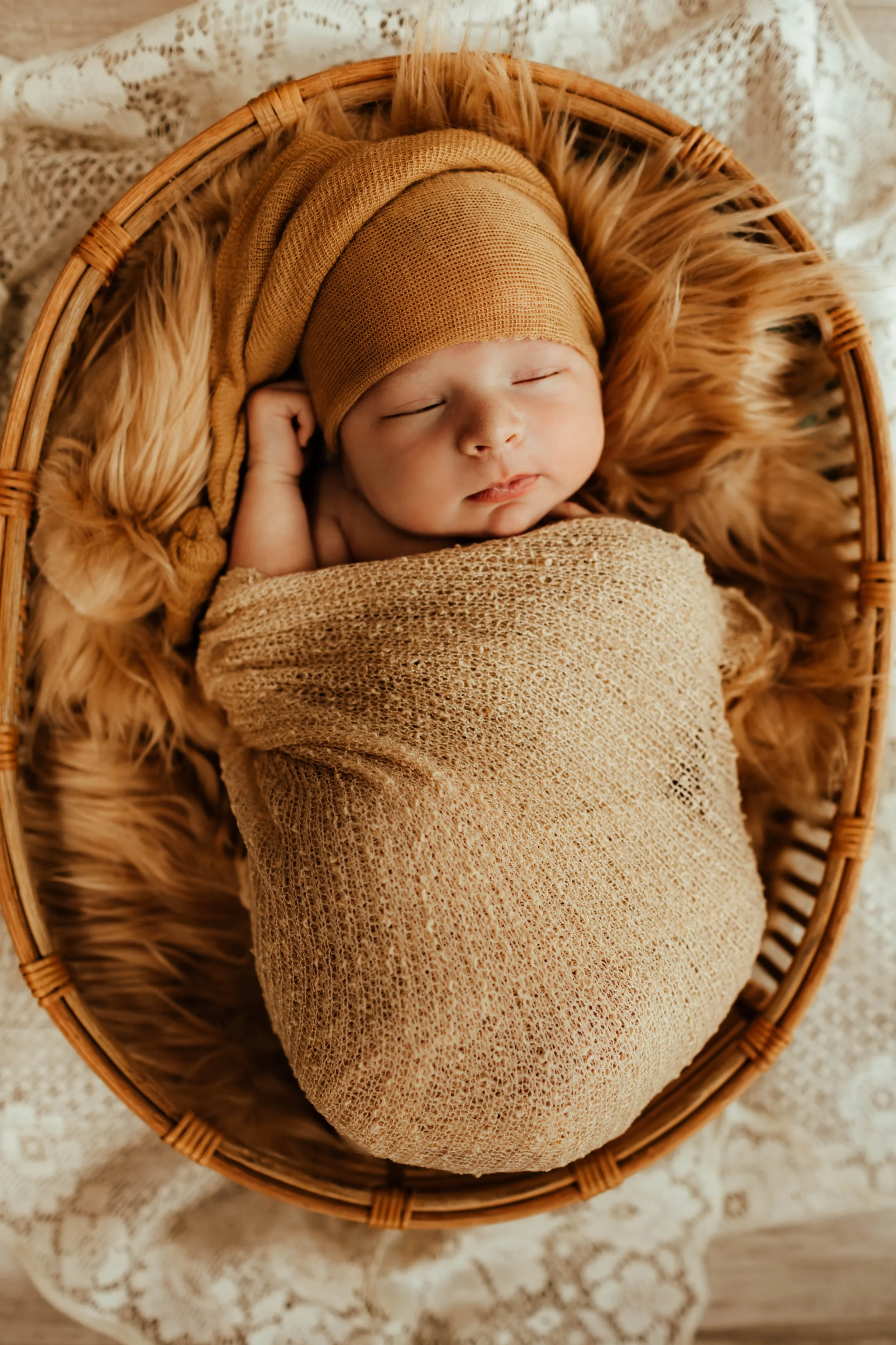 Little Ears &amp; Little Toes {Lennon's Newborn Session}