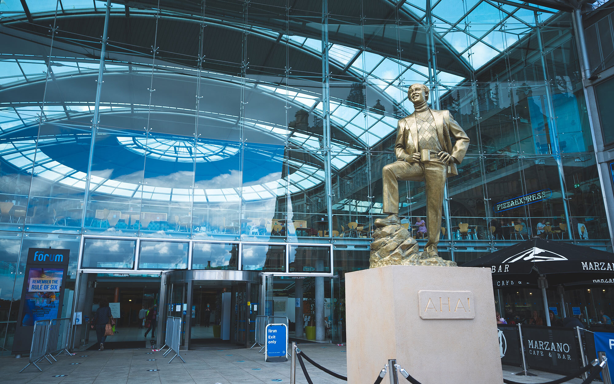 Alan-Partridge-Statue-The-Forum-Norwich-Web.jpg