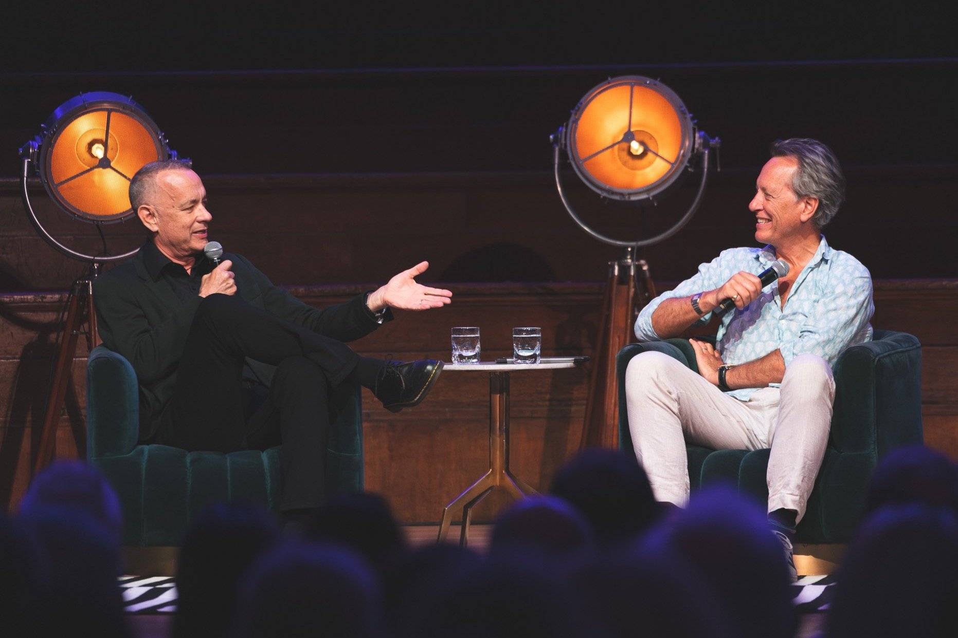 Tom-Hanks-Richard-E-Grant-Westminster-Central-Hall-02542-Fane-Productions-Max-Hilton.jpg