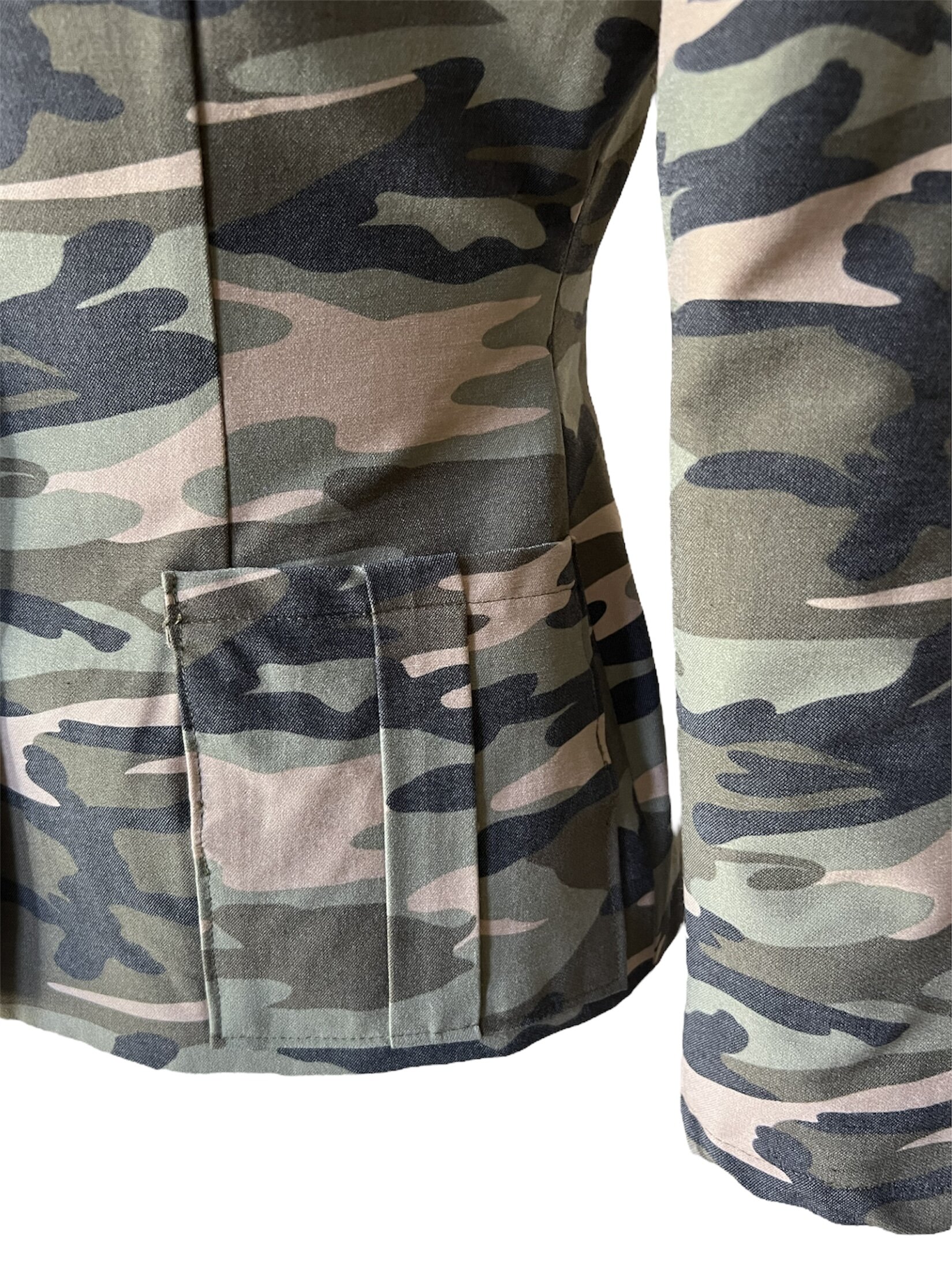 3CF4F74D-2AED-4ABE-9CEB-0269827EA372