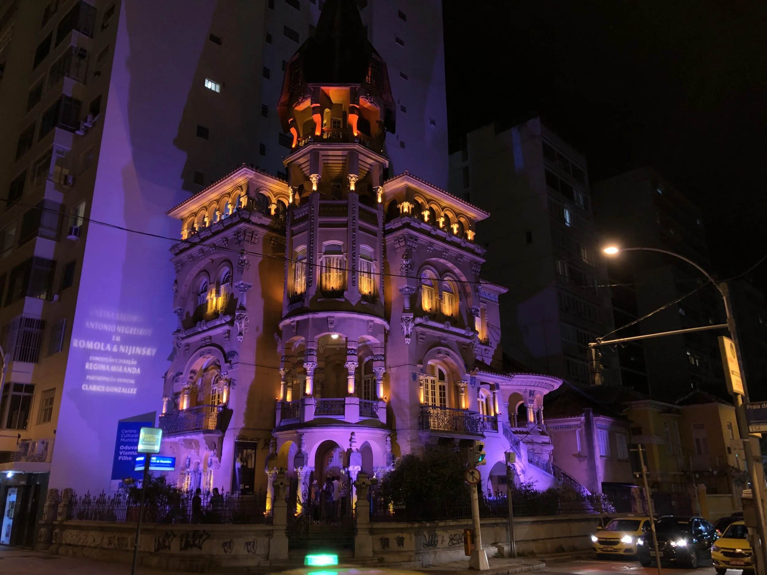 FOTO_exteriorCastelinho Iluminado.jpg