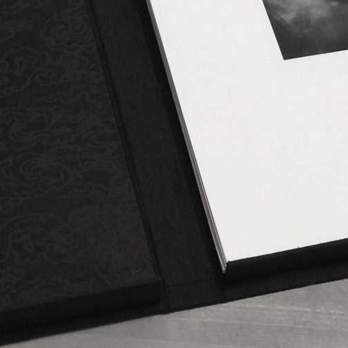 clamshell box detail