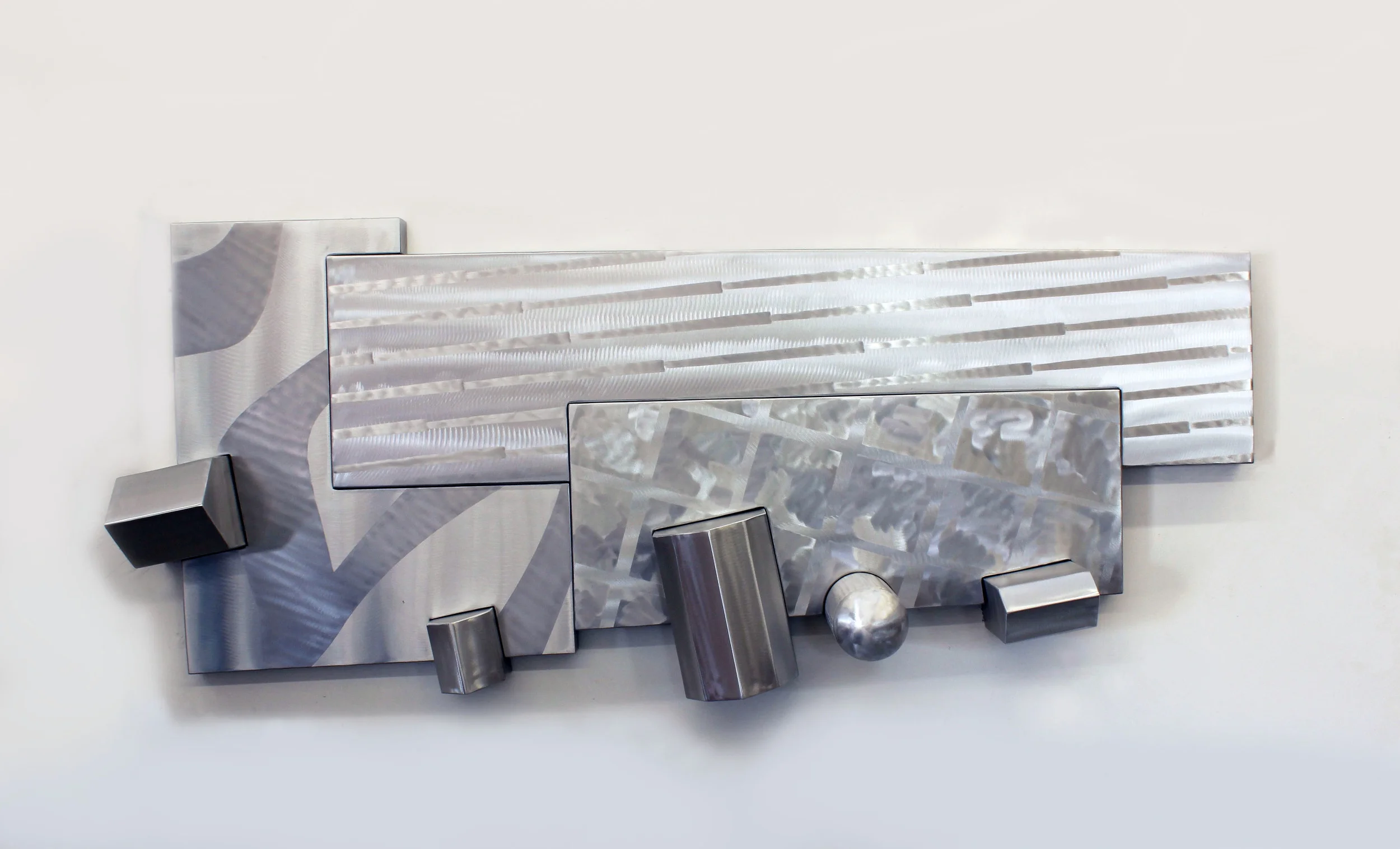 Solon Springs 28" x 62" x 9" brushed aluminum, clear coat