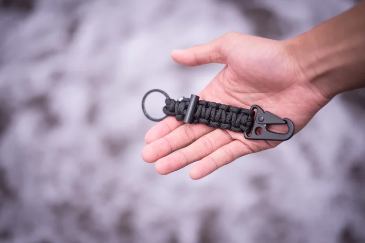 Bomber+Carabiner+Paracord+Keychain.jpg