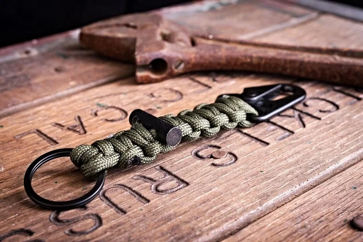 Bomber+Paracord+Green+Keychain+1 (1).jpeg