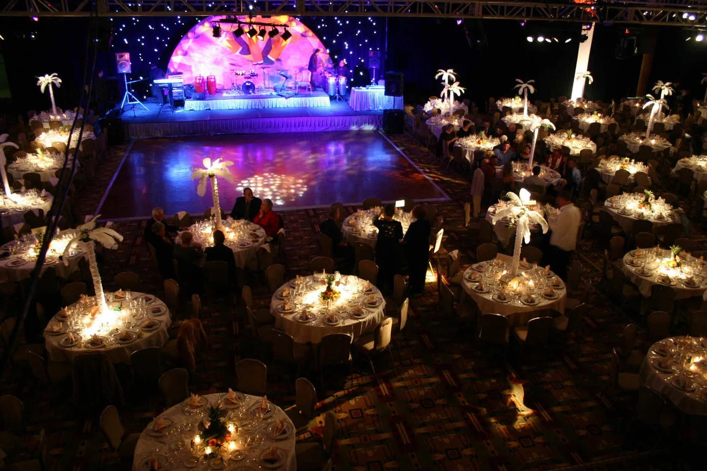 Elegantly lights tables and makes center pieces shine!