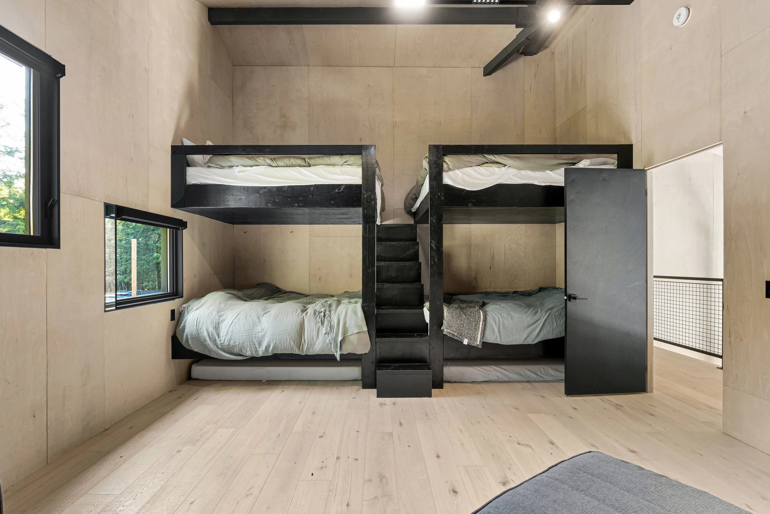 32.0 - Bedroom 4 - Bunk Beads.jpeg