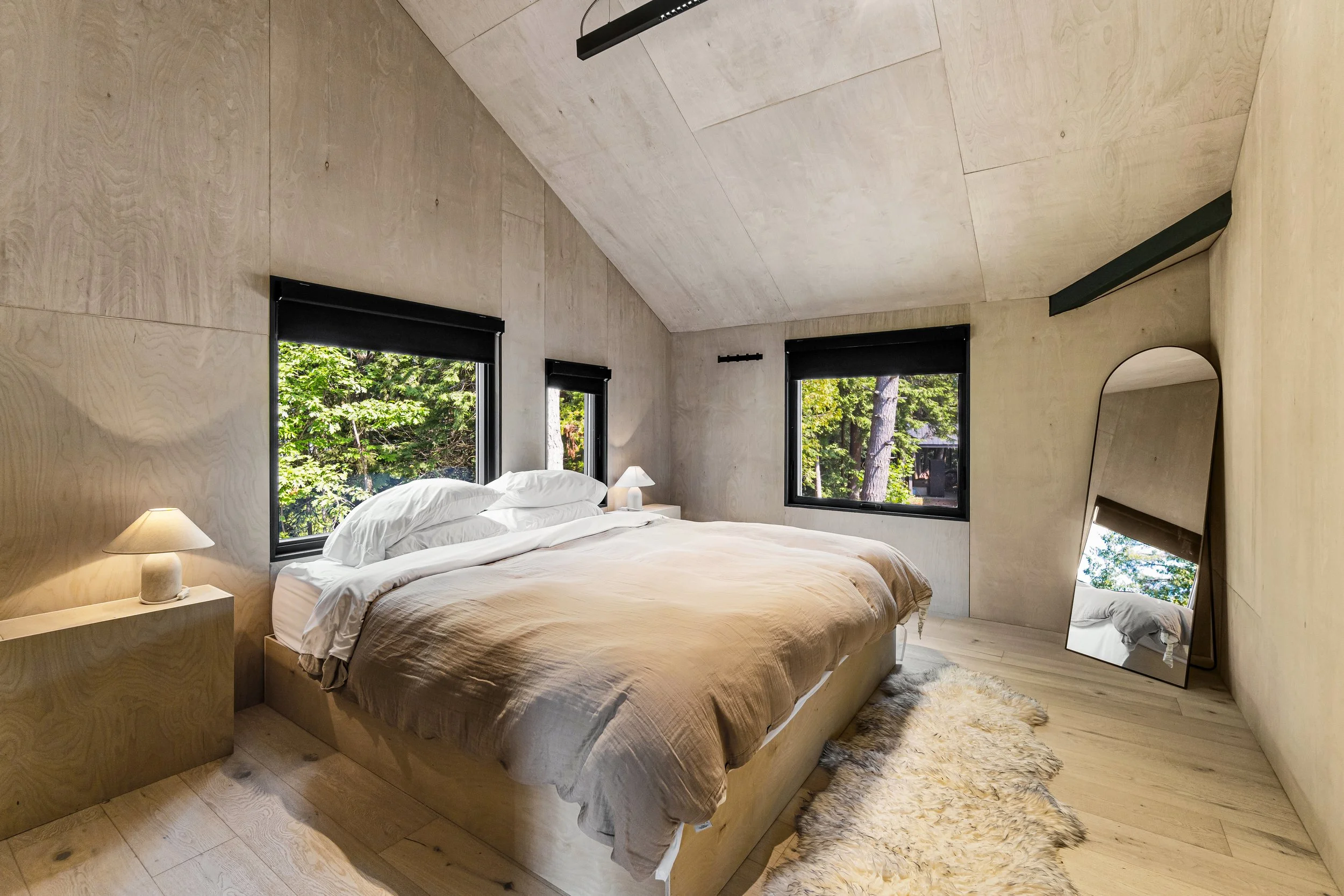 35.0 - Bedroom 5 .jpeg