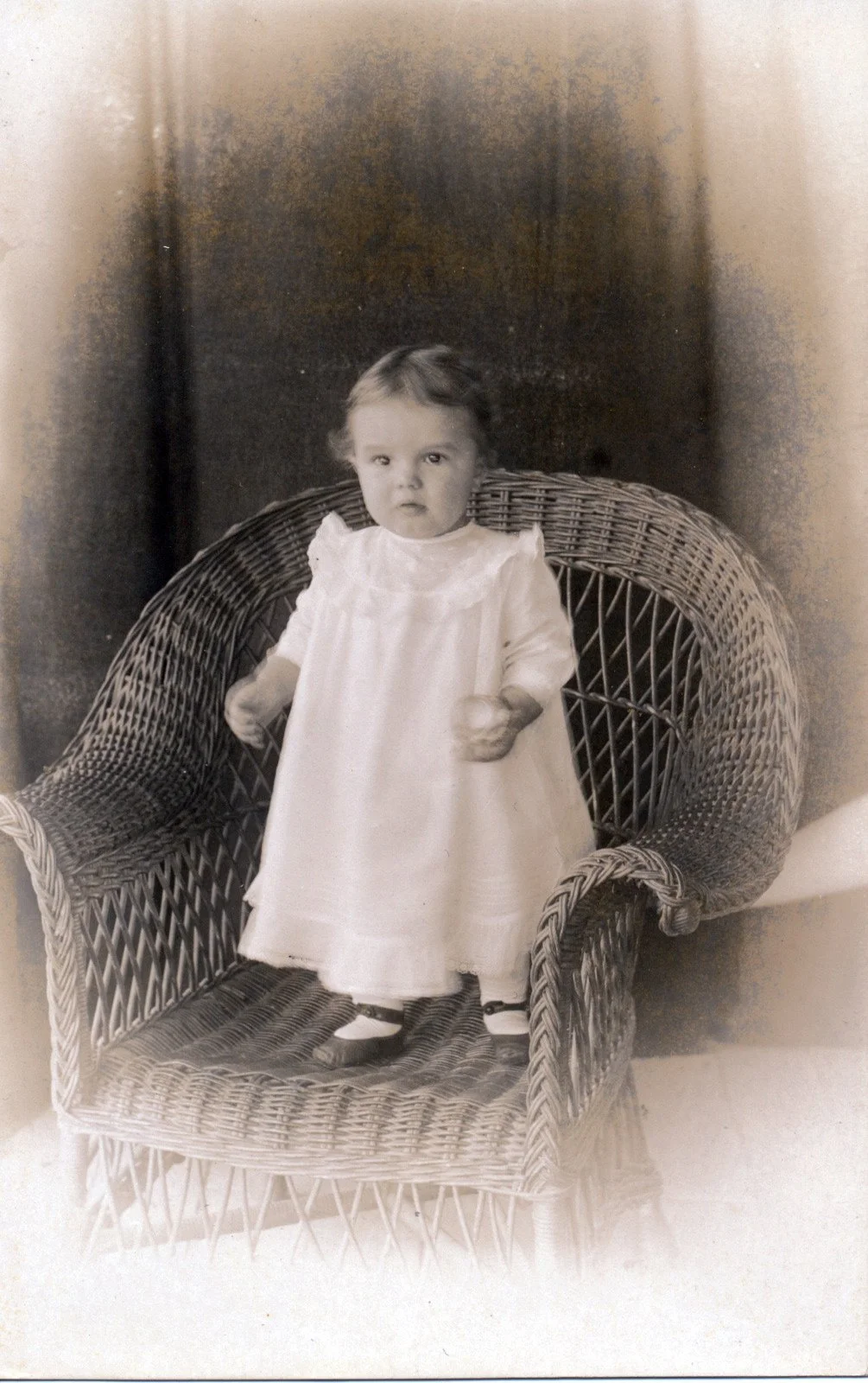 Ruthanna McCracken_B.jpg