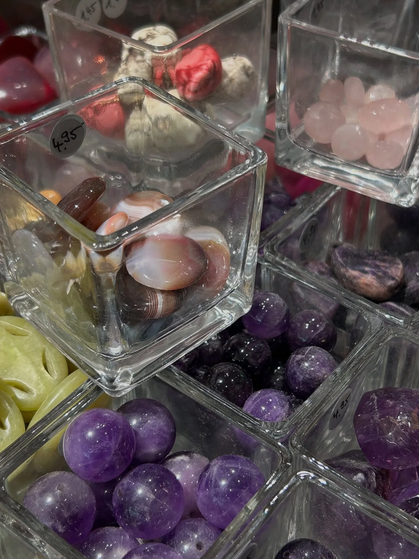 💎 Statement Pieces gef&auml;llig?
Unsere gro&szlig;en Halbedelsteine sind perfekt f&uuml;r auff&auml;llige Armb&auml;nder, besondere Ketten oder einzigartige Schl&uuml;sselanh&auml;nger. 

#nidusperlenladen #diyschmuck #halbedelsteine #hamburgtipps 