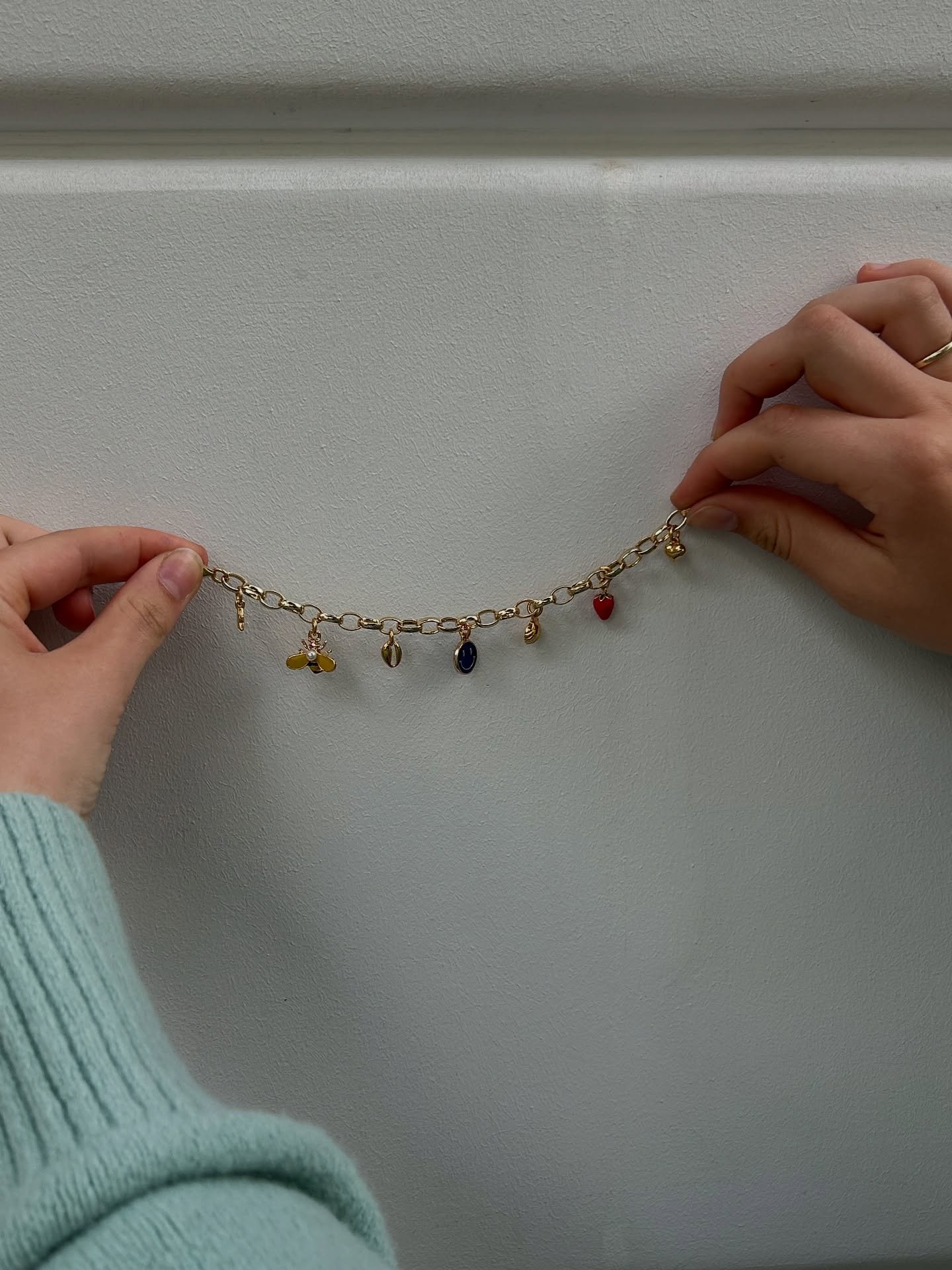 🐞&hearts;️ Jedes St&uuml;ck ein Unikat! 
Es macht uns immer wieder so viel Freude zu sehen, wie eure Ideen Schritt f&uuml;r Schritt Wirklichkeit werden. Welcher Anh&auml;nger durfte bei eurem Schmuckst&uuml;ck auf keinen Fall fehlen? 💫

#nidusperle