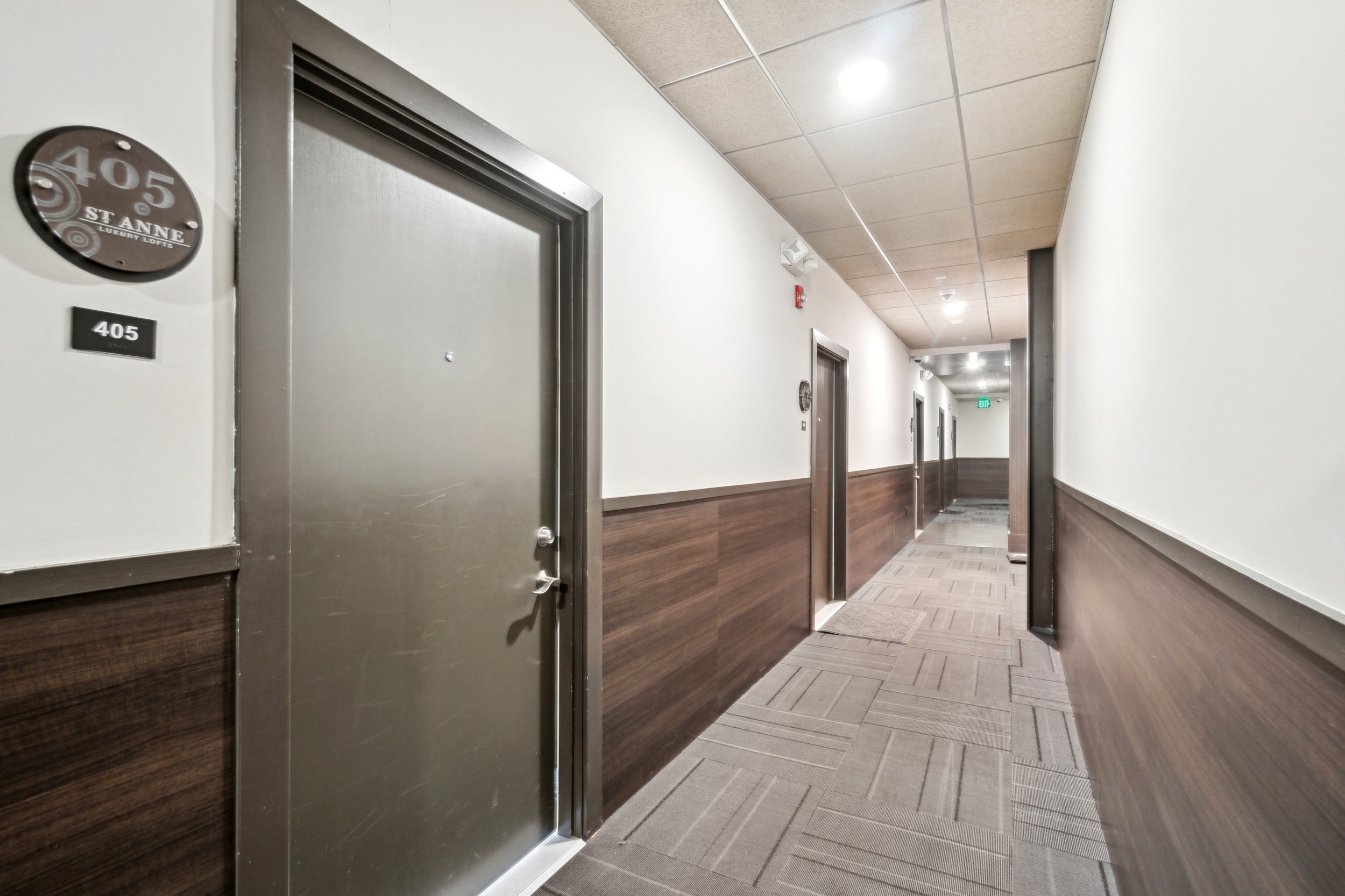 03-213-Ann-St-Unit-#405-East-Lansing-MI-48823-WindowStill-12.jpg
