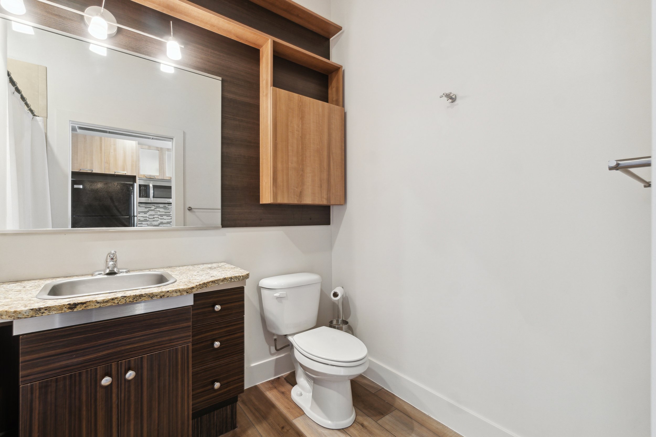 11-213-Ann-St-Unit-#405-East-Lansing-MI-48823-WindowStill-09.jpg