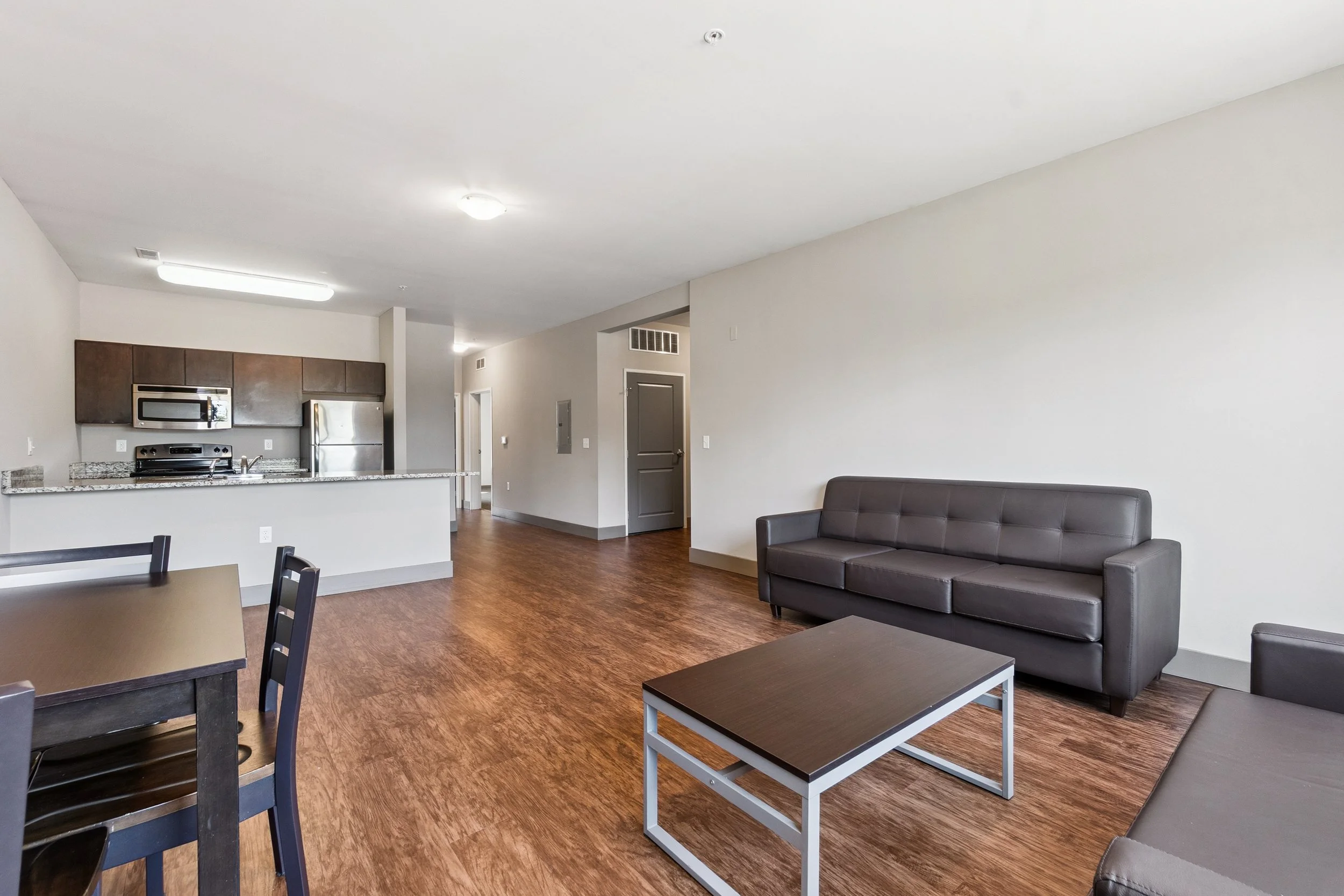 13-903-E-Grand-River-Ave-East-Lansing-MI-48823-WindowStill-04.jpg