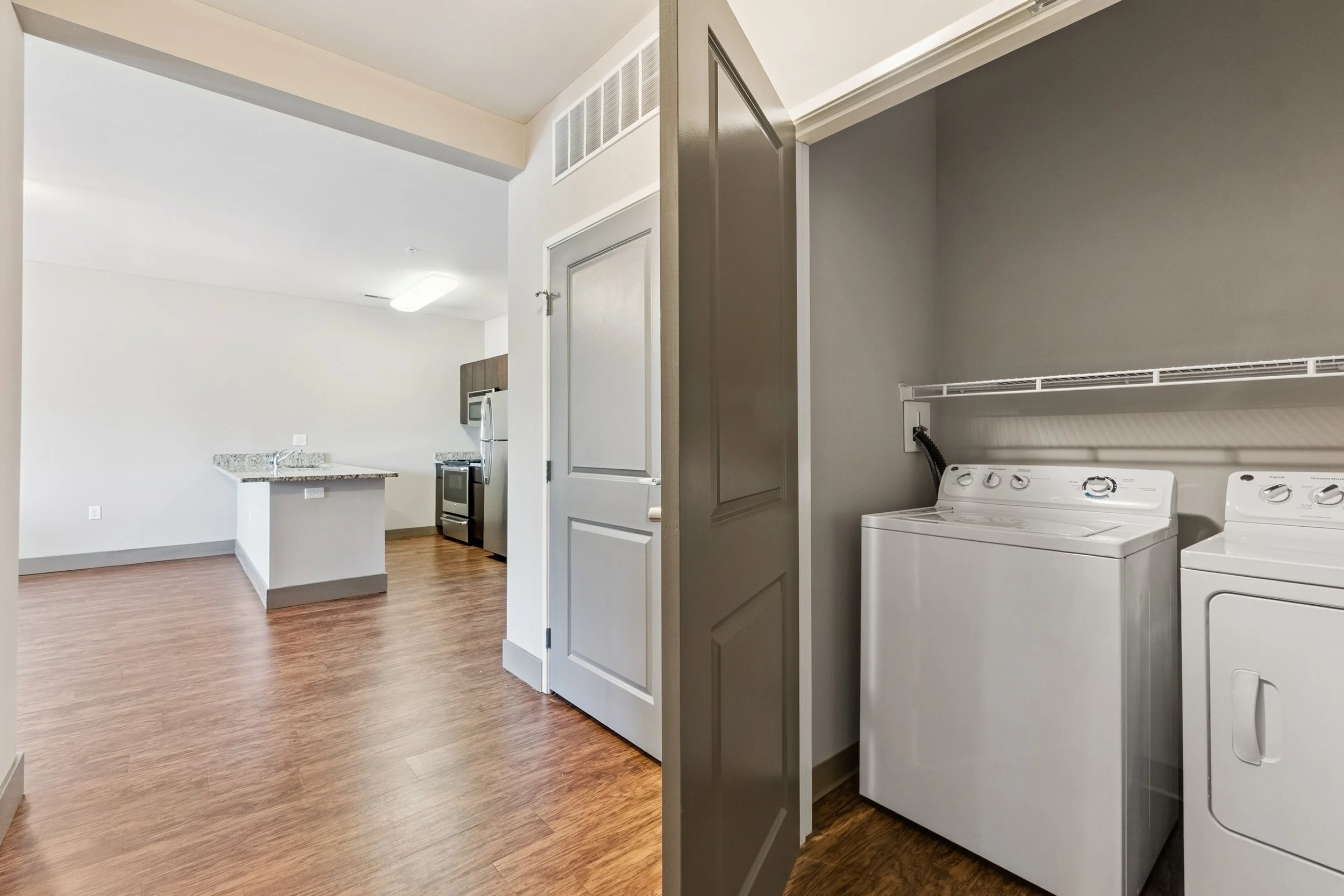 19-903-E-Grand-River-Ave-East-Lansing-MI-48823-WindowStill-01.jpg