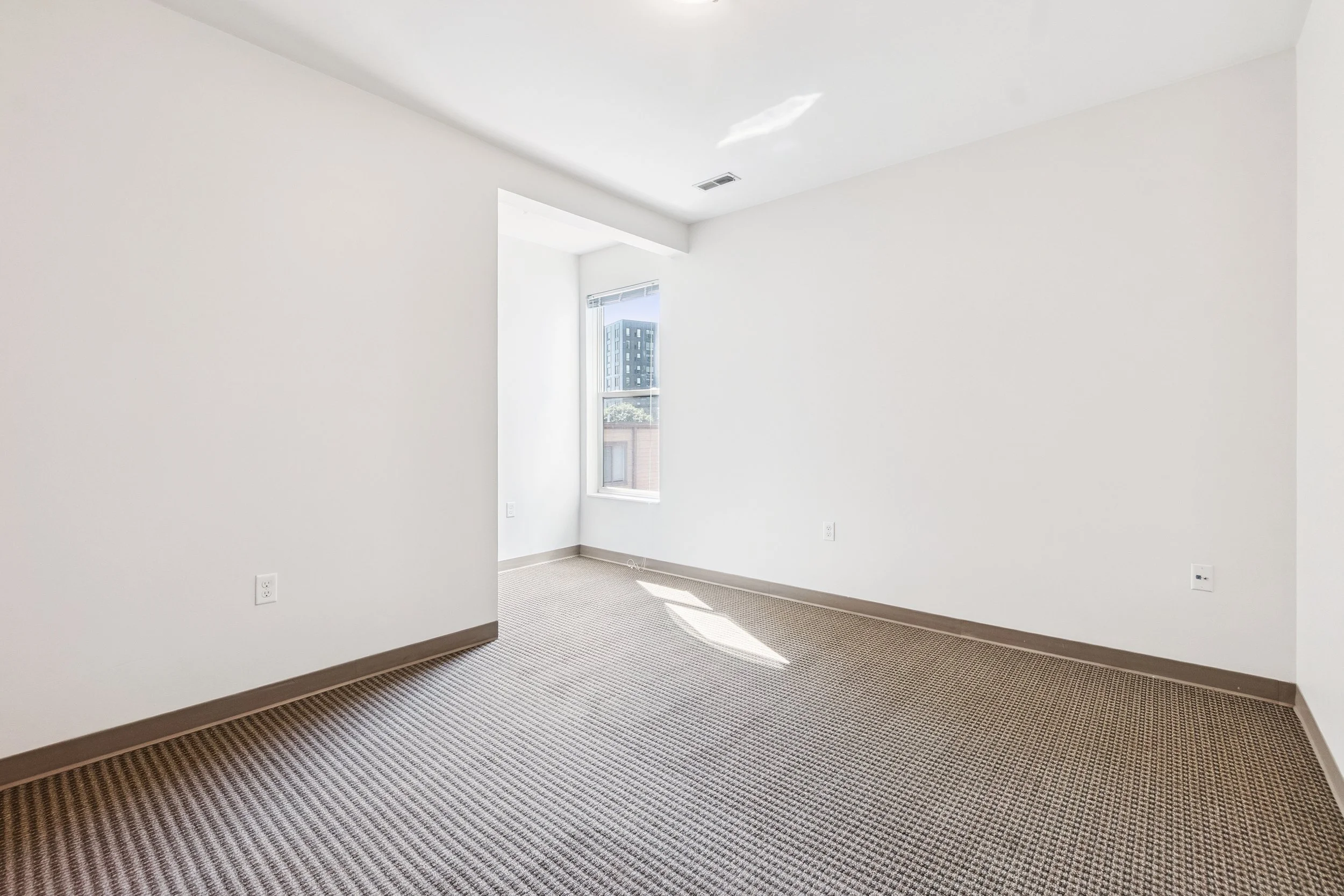 23-903-E-Grand-River-Ave-East-Lansing-MI-48823-WindowStill-13.jpg