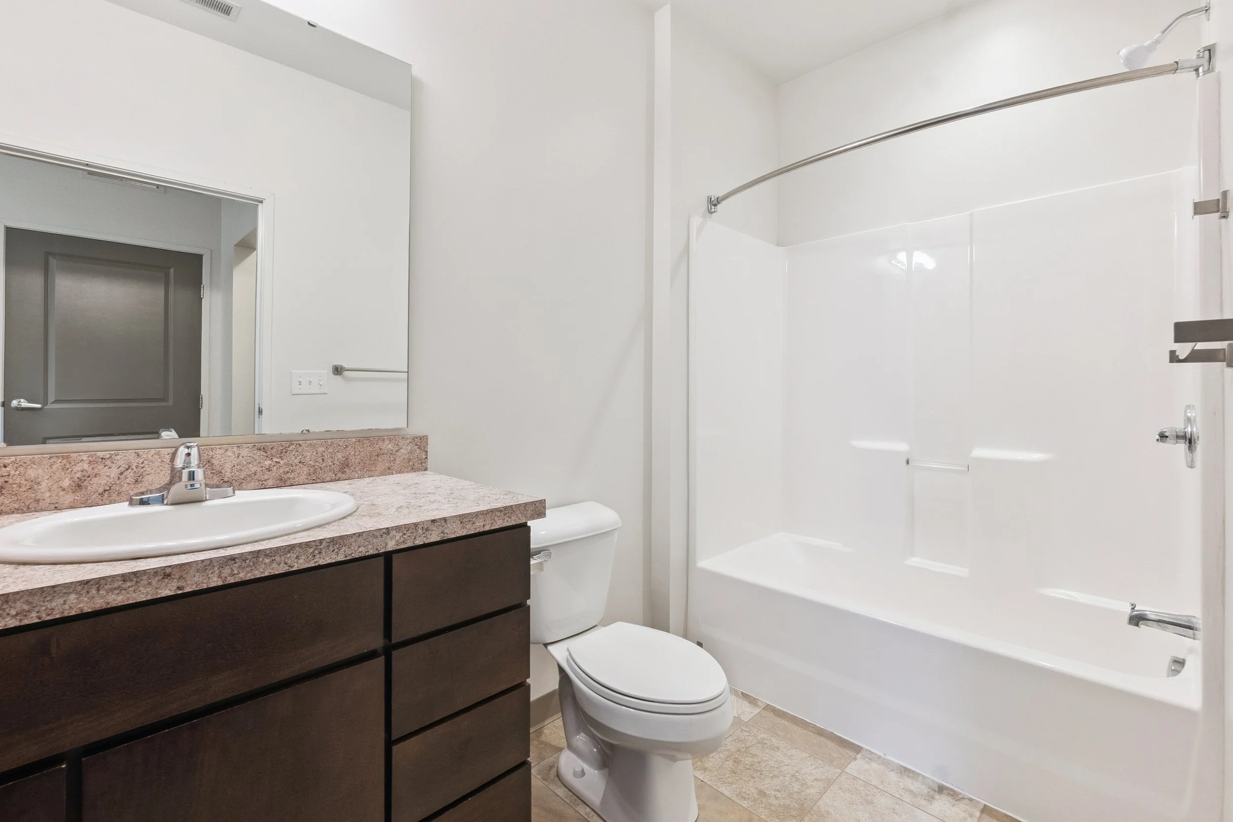 26-903-E-Grand-River-Ave-East-Lansing-MI-48823-WindowStill-16.jpg