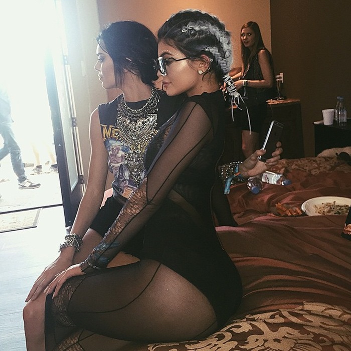 Kylie-Jenner-Coachella-Pool-Party.jpg