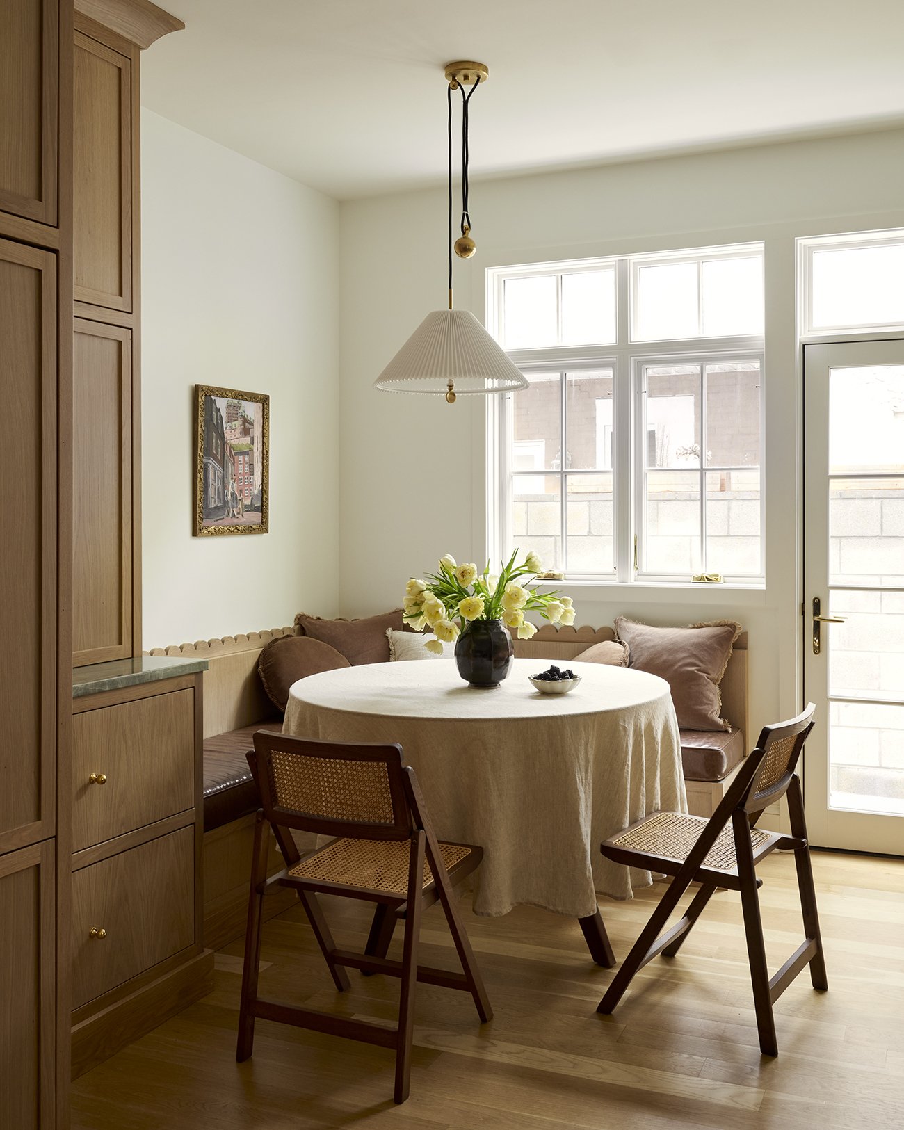 sixteen_hires_kitchen_02_art.jpg