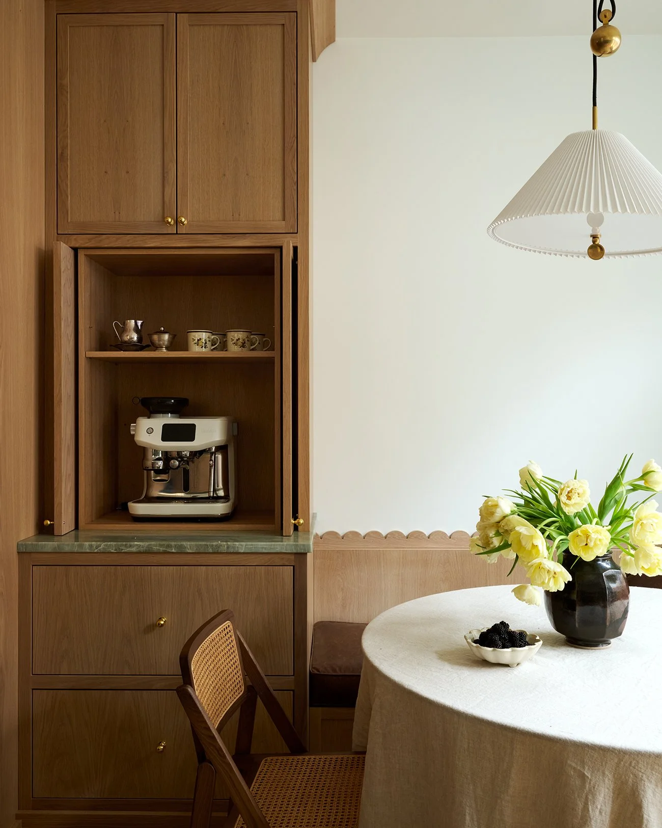 sixteen_lores_kitchen_03_open.jpg
