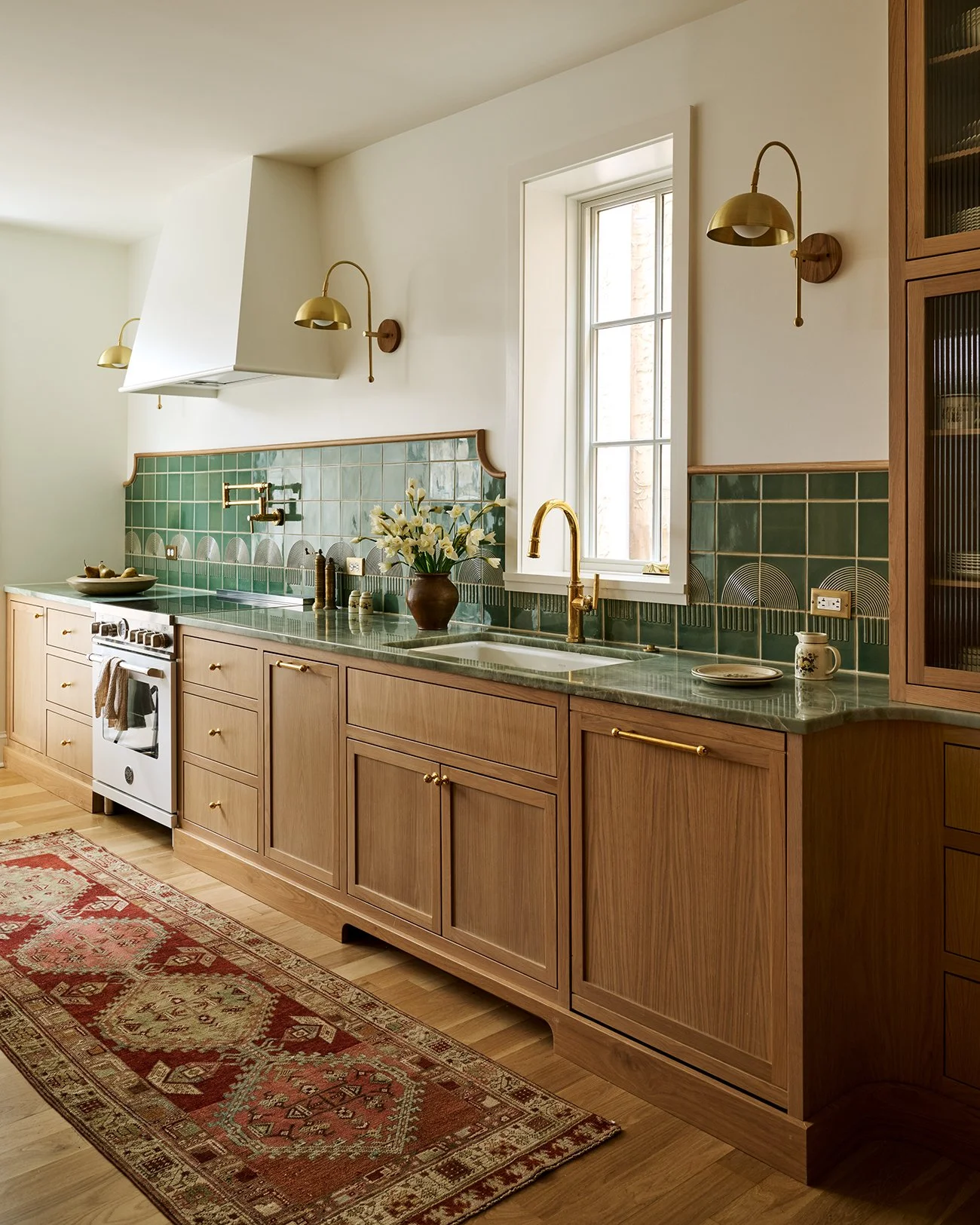 sixteen_lores_kitchen_04.jpg