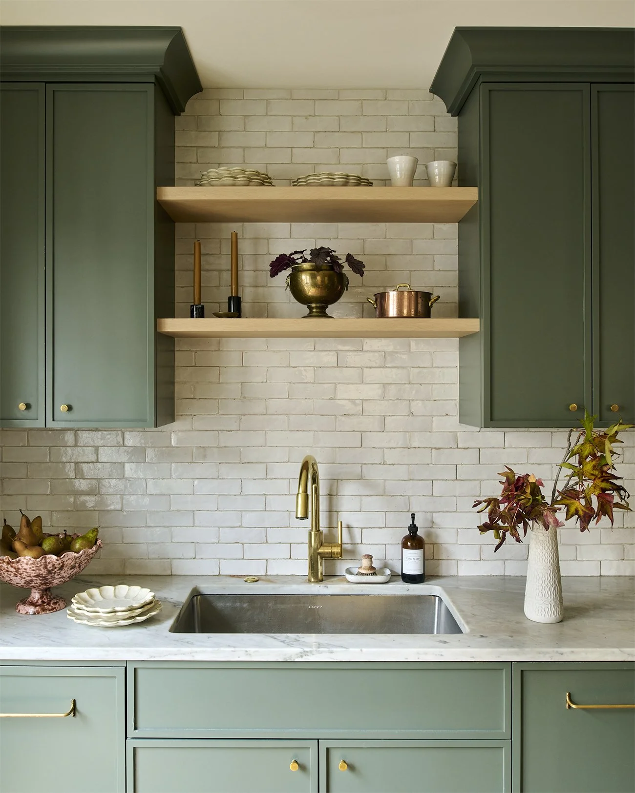 dickinson_lores_kitchen_01.jpg