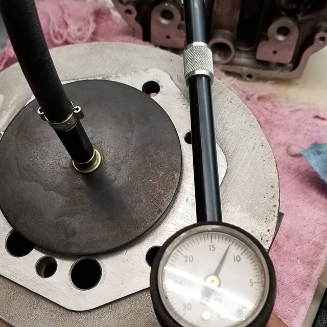 Vacuum  testing cylinder heads. Made a knurled coupler fo attach a hose lead  making it a one hand affair.
#sioux #cylinderheads #diagnoses #motoguzzi #guzzi #valvejob #fabrication #testing #failed #engonebuilding #