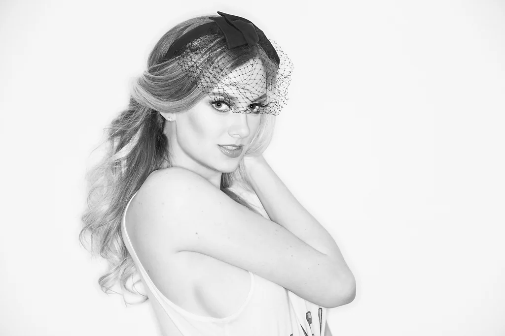 AndrewFearman_NicoleArbour_003.jpg