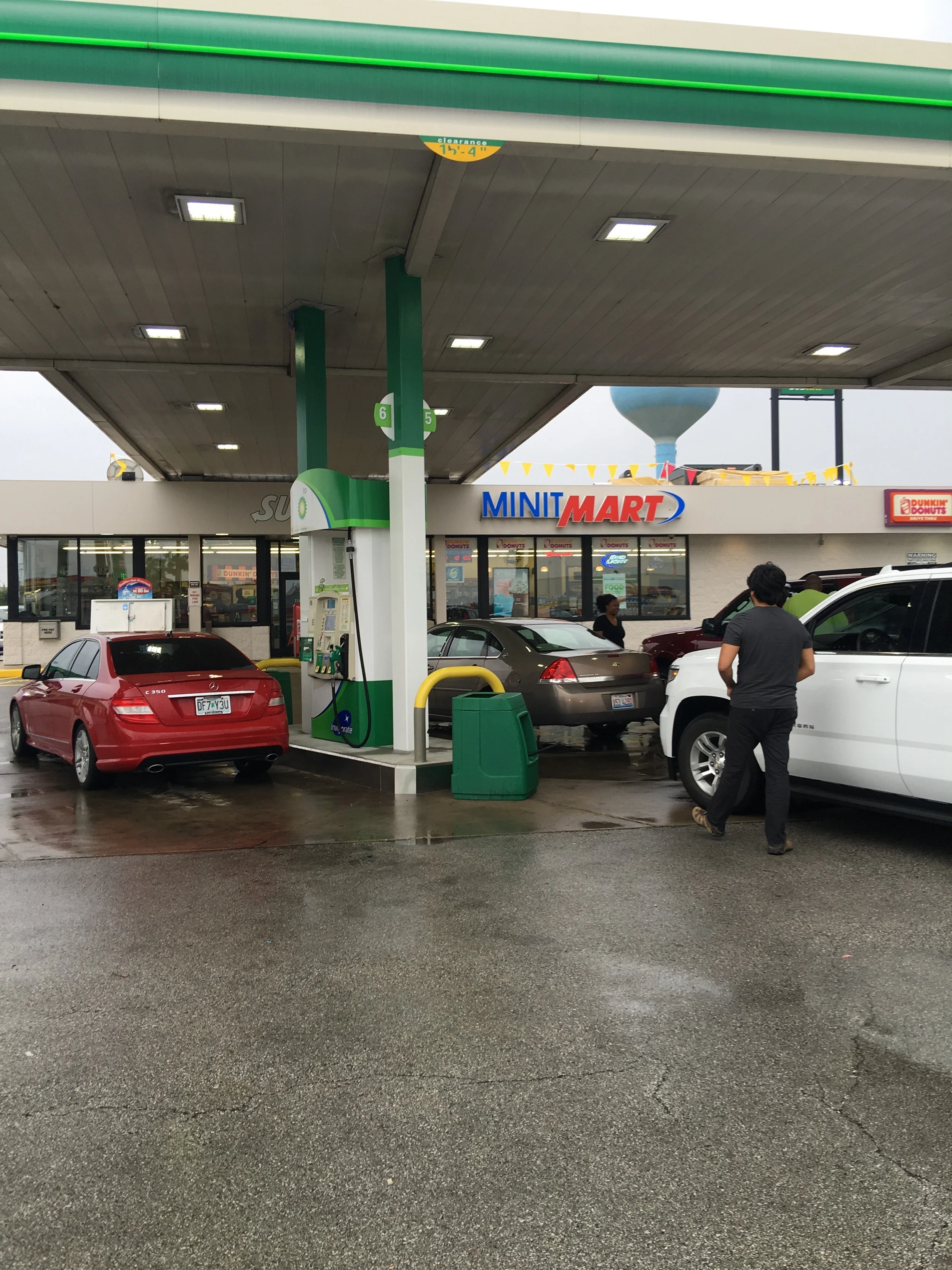 Gas stop somewhere close to the university of Illinois  