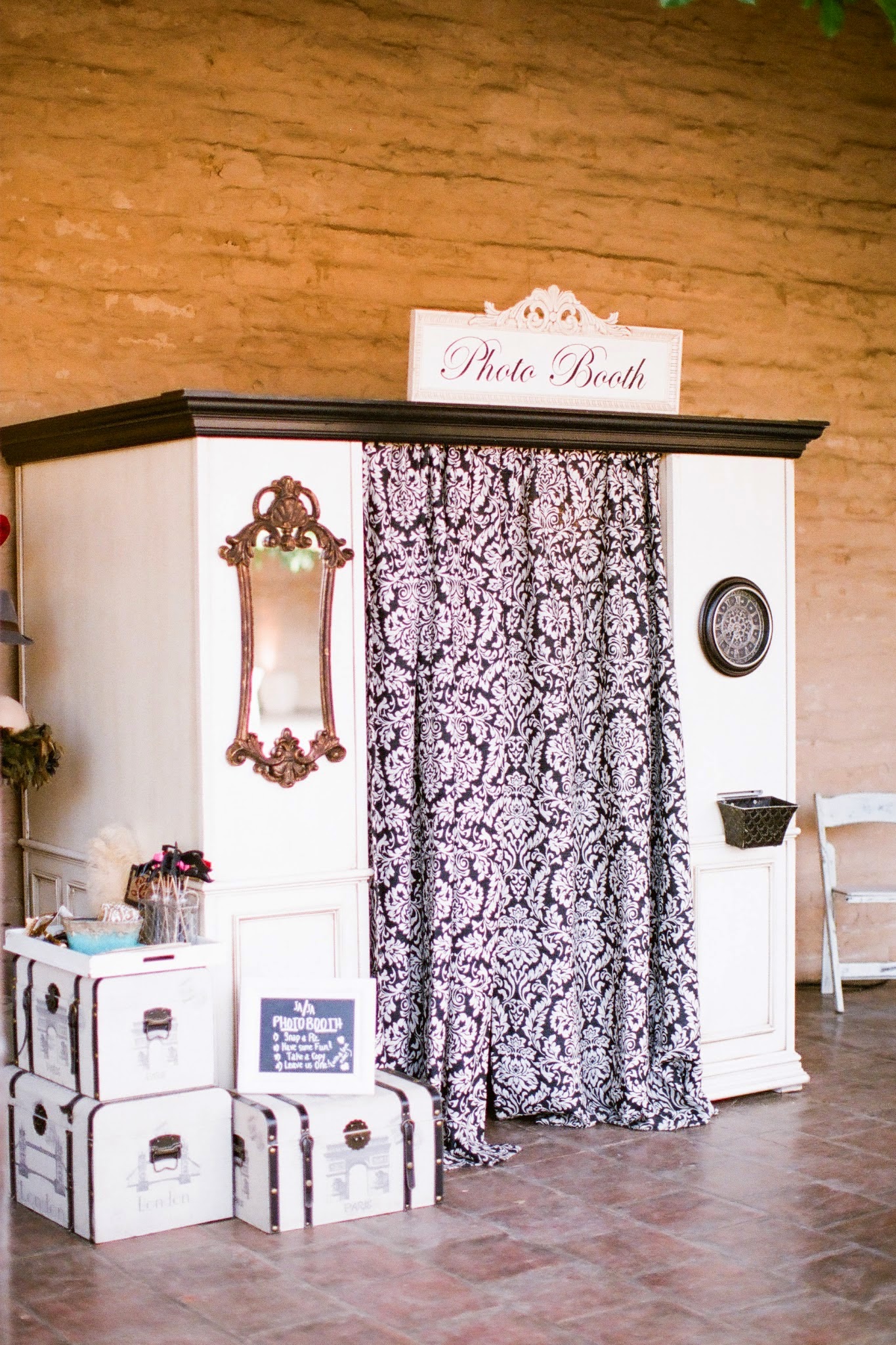 www.felicievents.com | Felici Events | Historical Museum Wedding | Eclectic Orange Wedding | Photo Booth