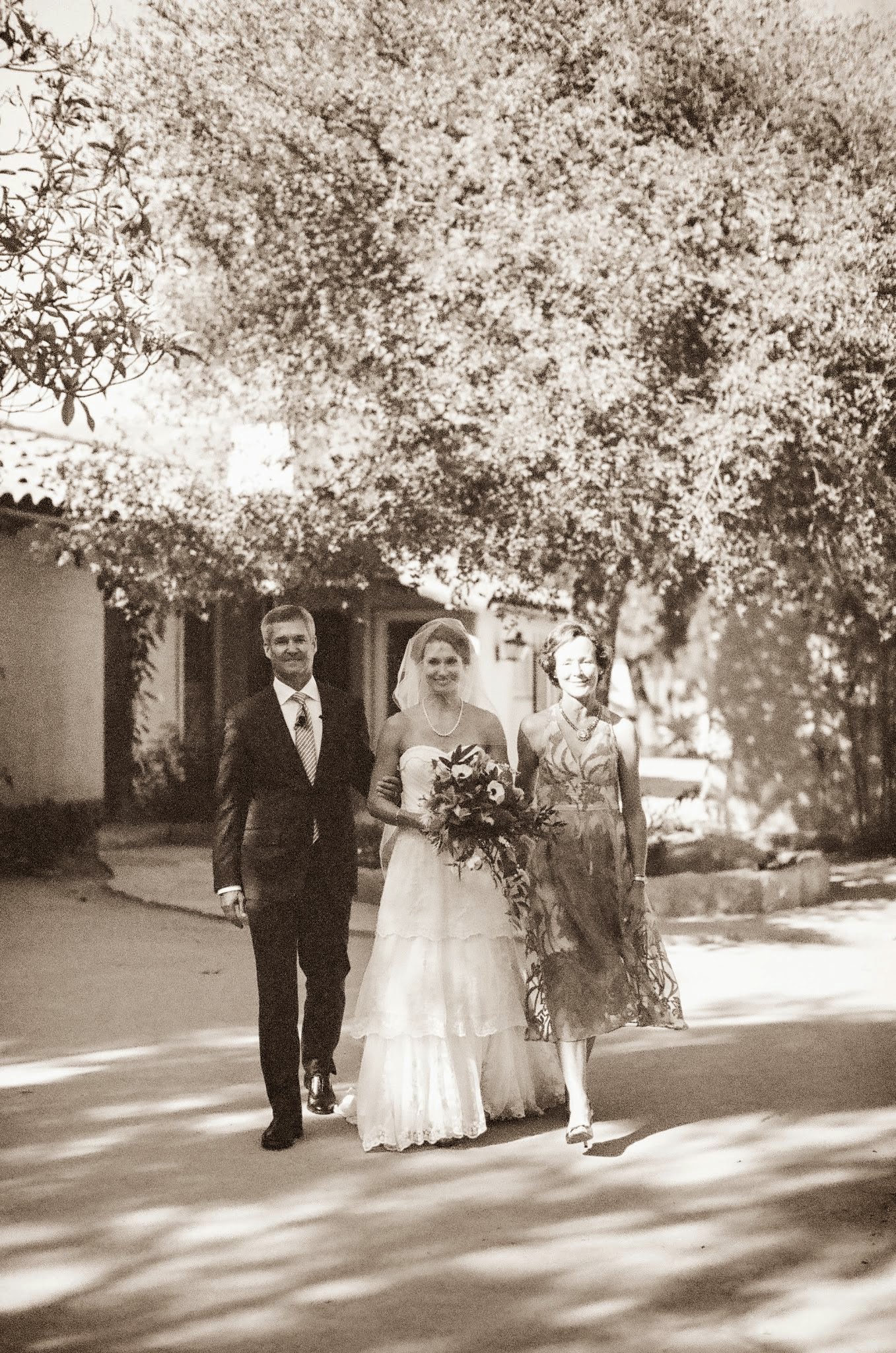 www.felicievents.com | Felici Events | Historical Museum Wedding | Eclectic Orange Wedding | Bride Walking Down Aisle