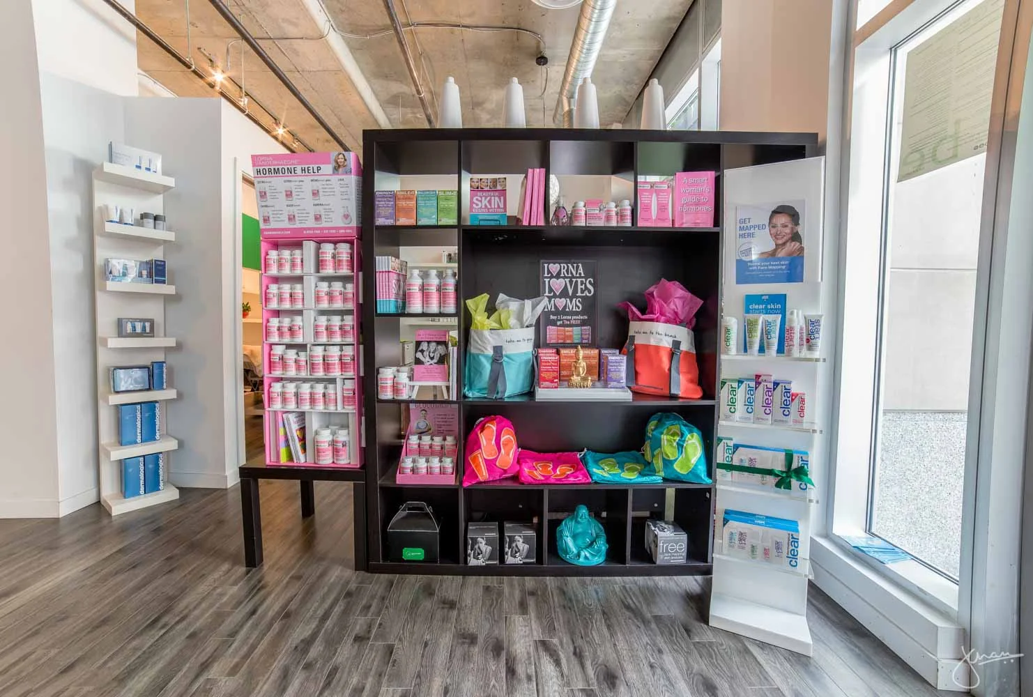 Bare Essentials Skin Bar — Jenn Chan Photography