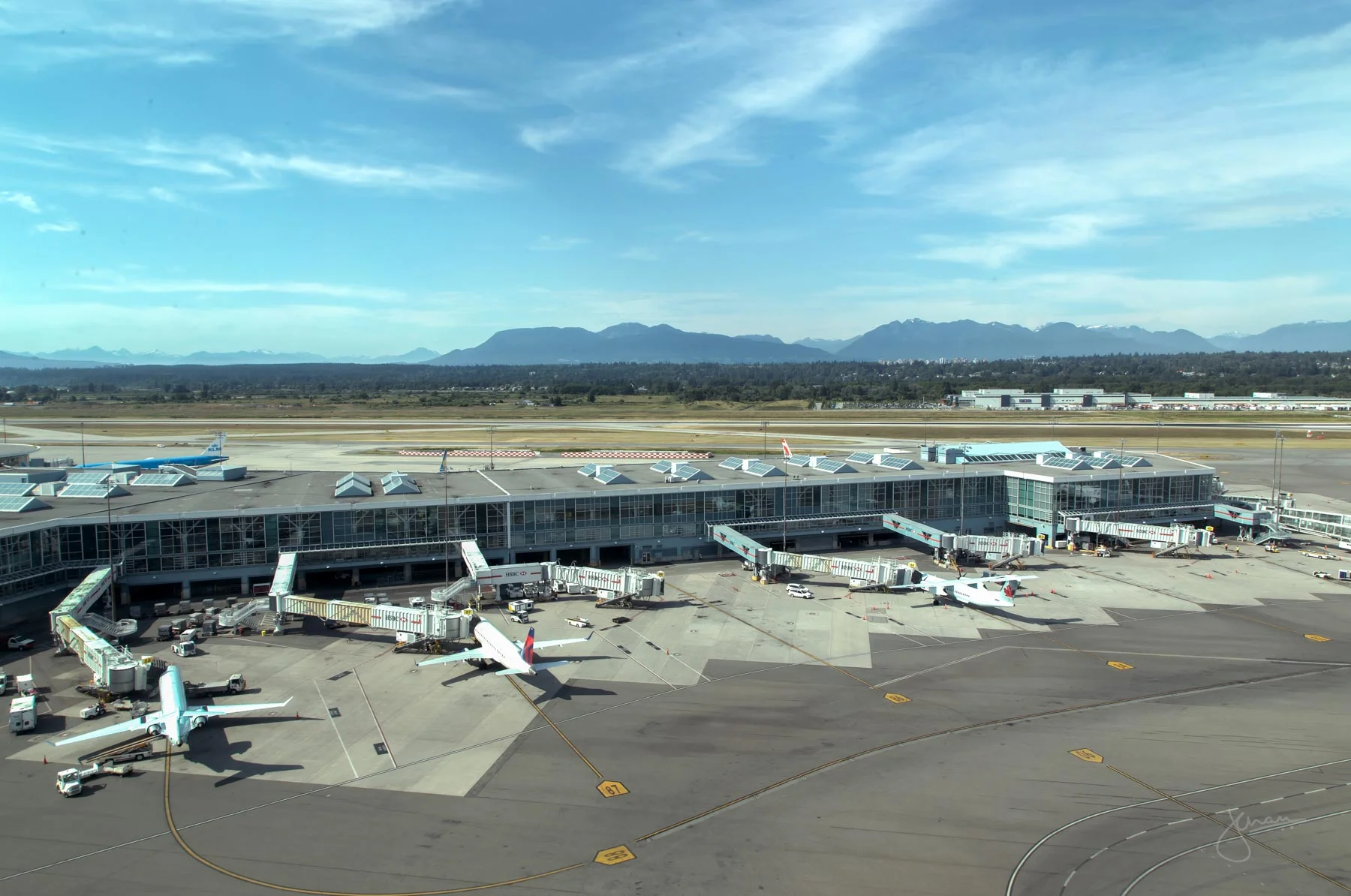 TRAVEL Fairmont YVR Gold Lounge Launch — Jenn Chan Photography