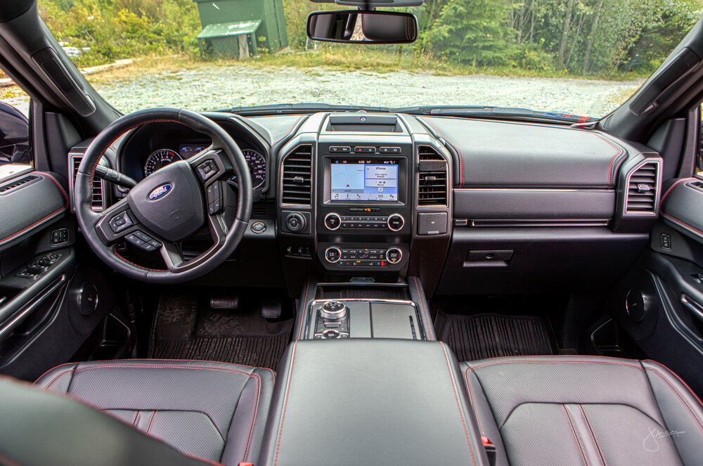 Ford Expedition interior - front seats with console