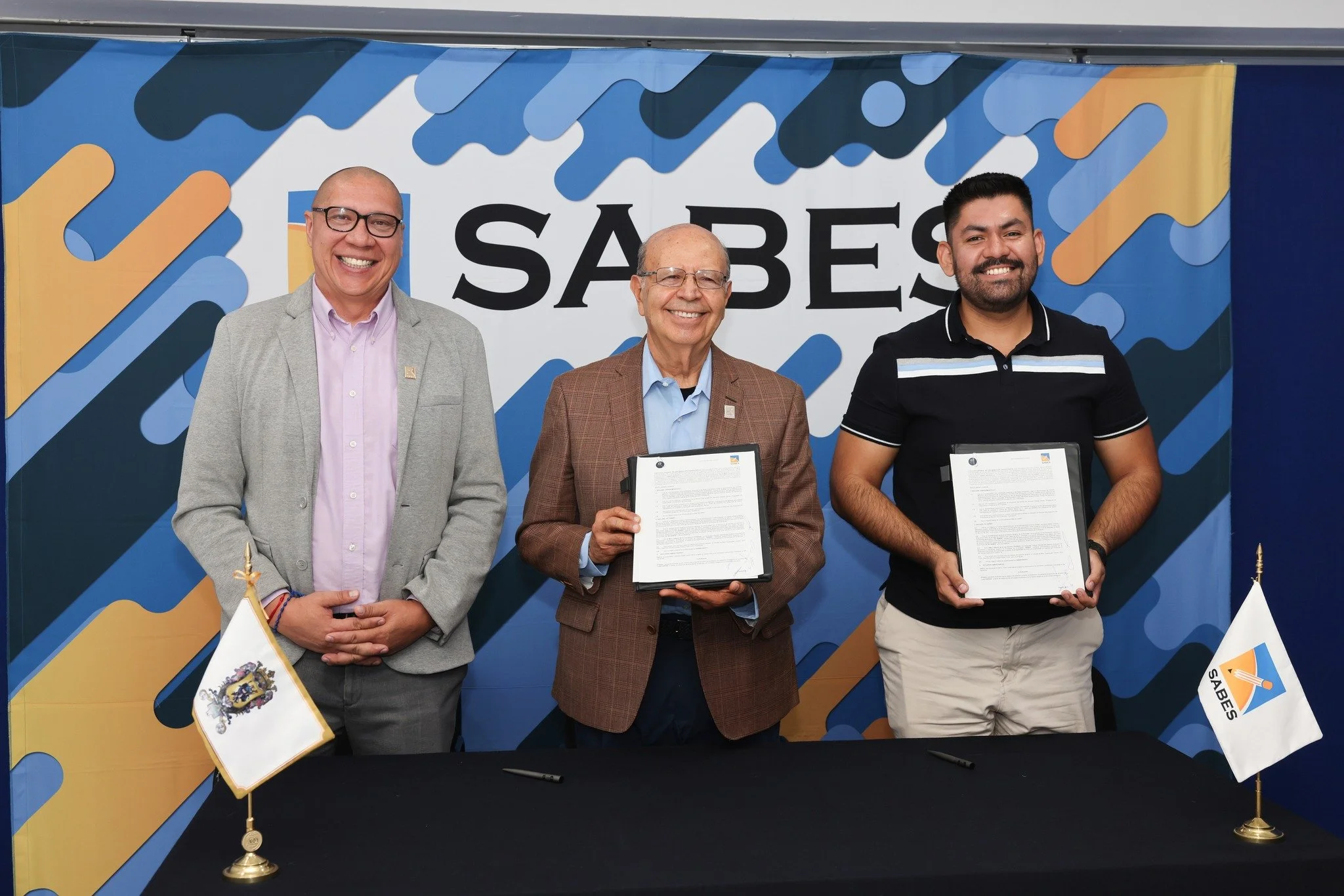 🚀 Impulsando a la siguiente generaci&oacute;n de emprendedores

En ASKHA M&eacute;xico A.C. creemos en el talento joven como motor de cambio, por eso renovamos nuestra colaboraci&oacute;n con el SABES Bachillerato y Universidad en Guanajuato para se