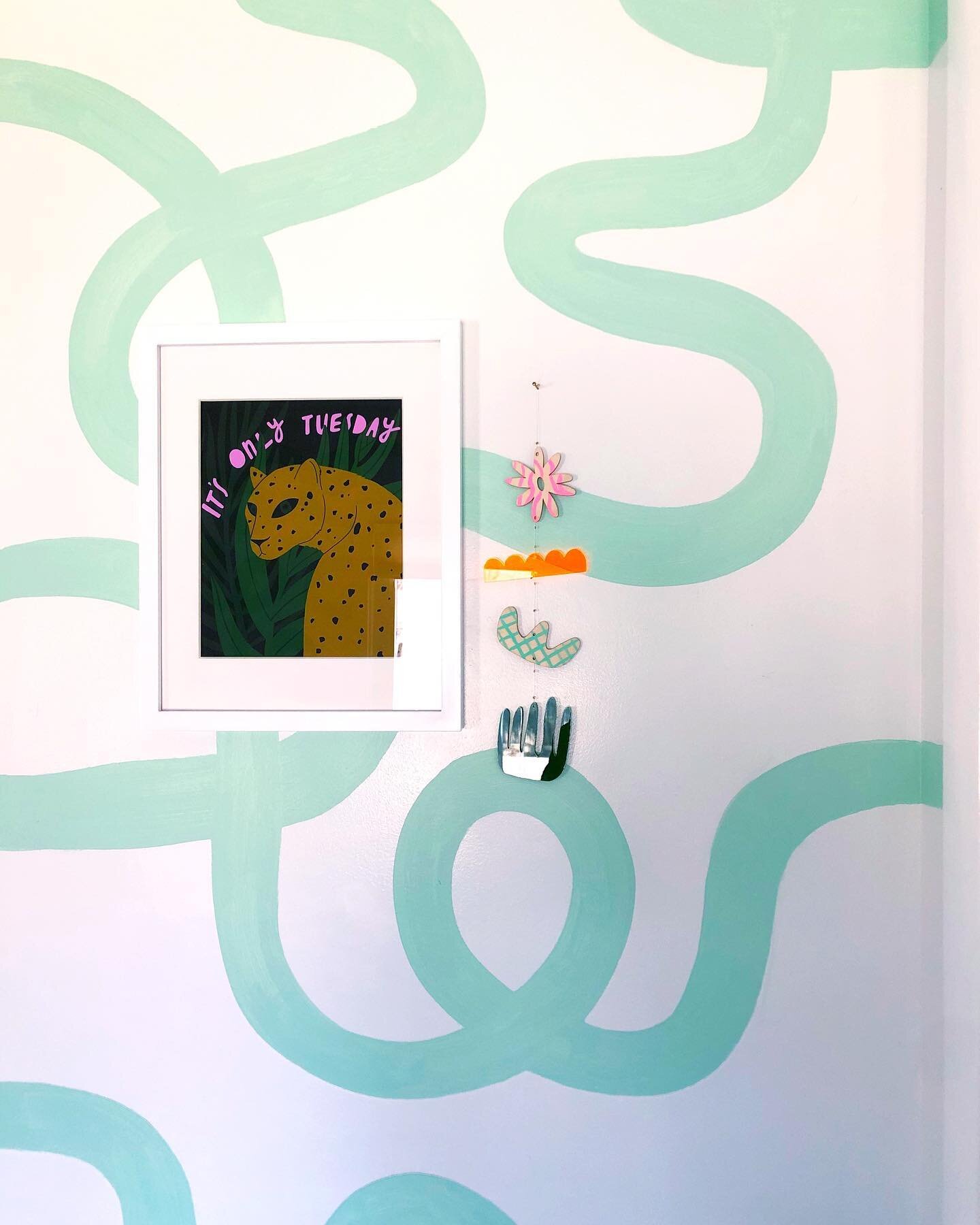 had some fun painting my bathroom walls last week and hung up a print by @bekahworleyco from @ilikeyou_mn alongside one of my wall hangings! fun spring refresh✨
