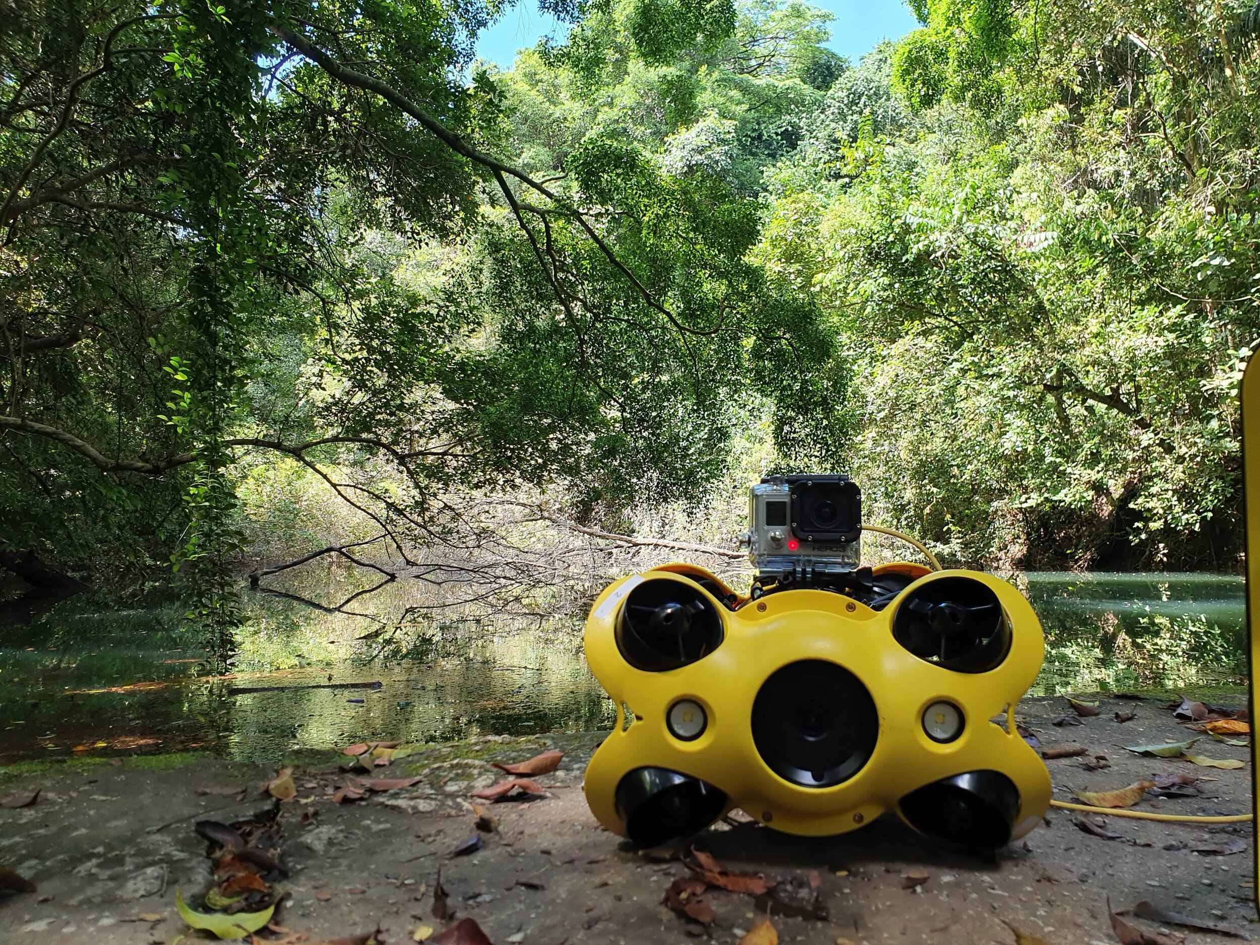M2 ROV underwater drone 5.png