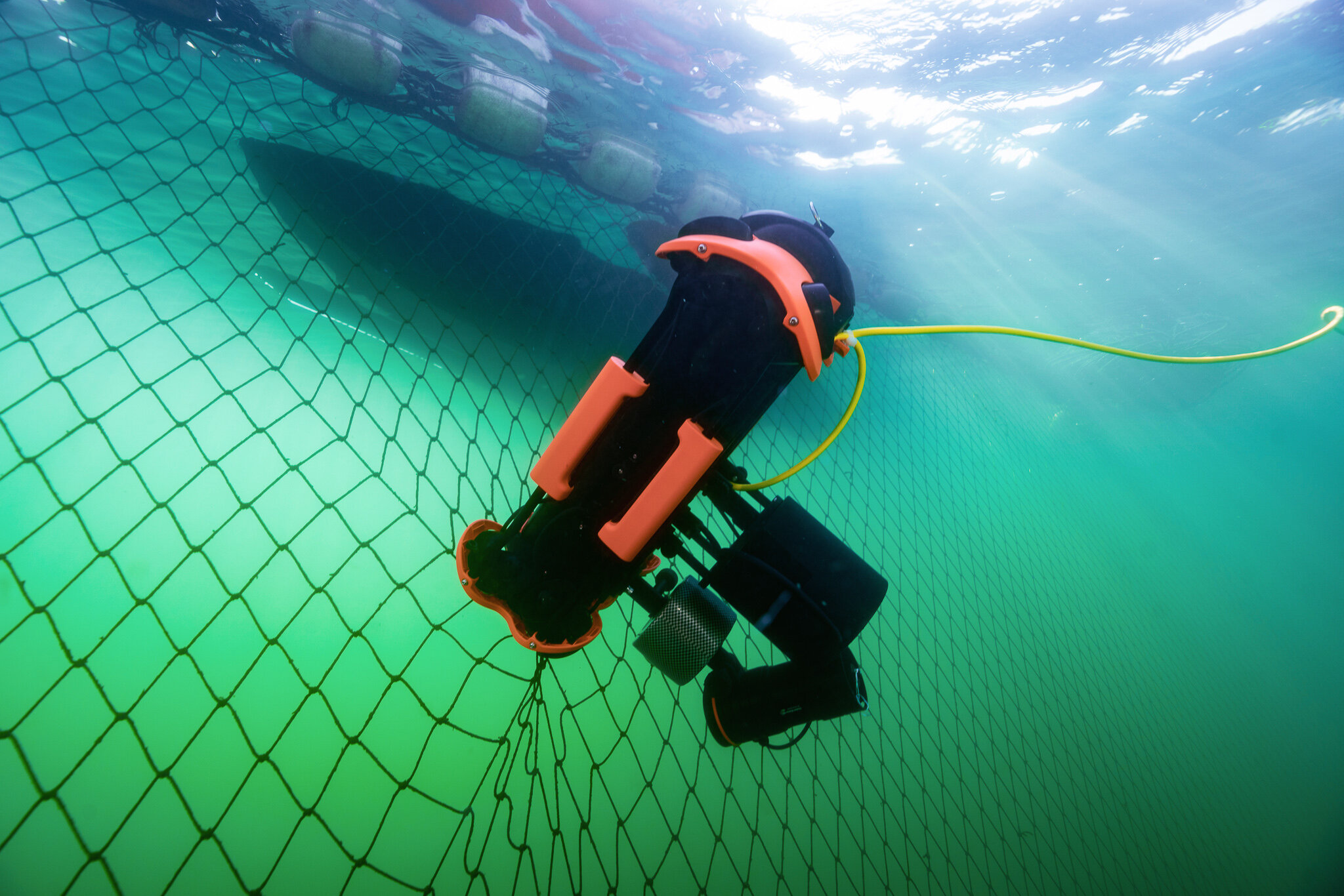 Chasing M2 Pro ROV Underwater drone aquaculture 3.jpg