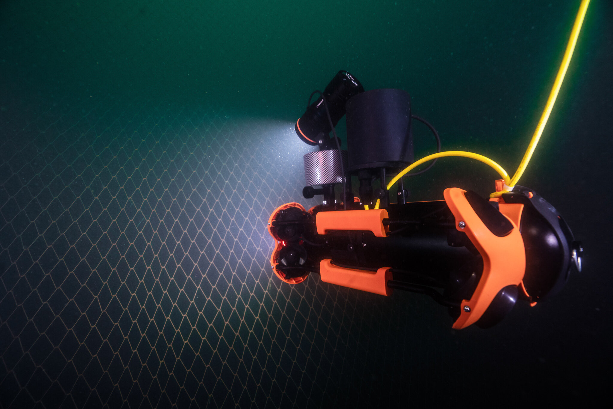 Chasing M2 Pro ROV Underwater drone aquaculture 1.jpg