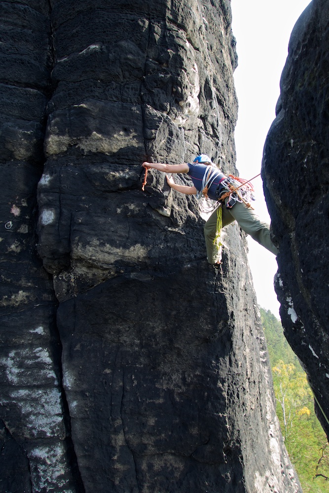  Tash commiting to the überfall on the Lokomotive 