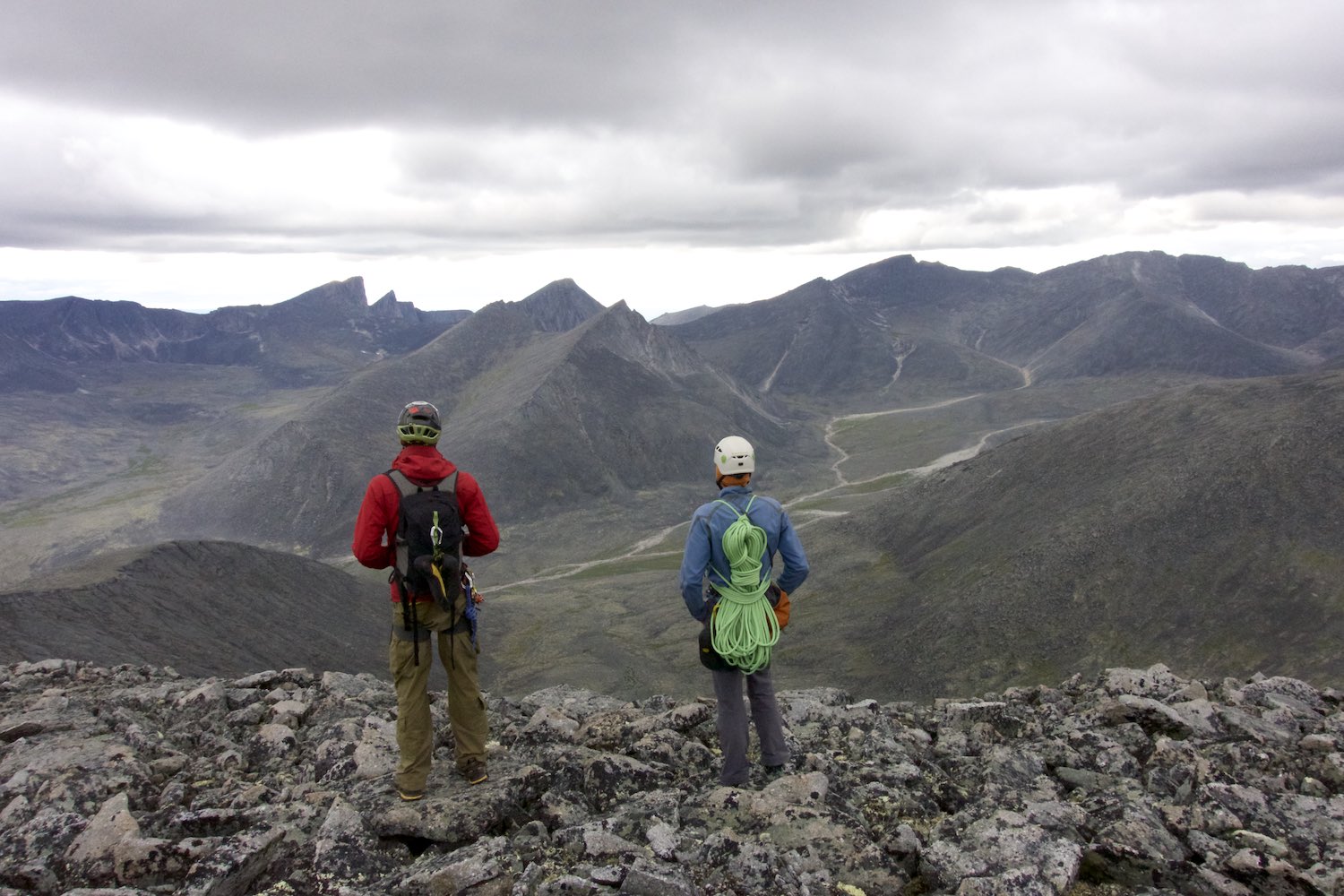 Top out on 'The Propusk' and the view across to the Commander and General