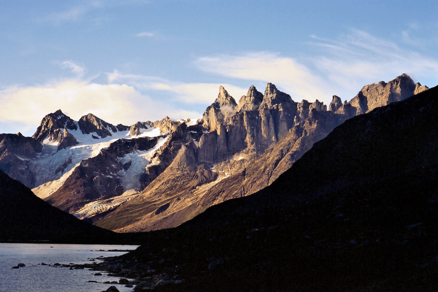  The Fox Jaw Cirque finally in the sun as we wait an extra day for the boat to arrive 