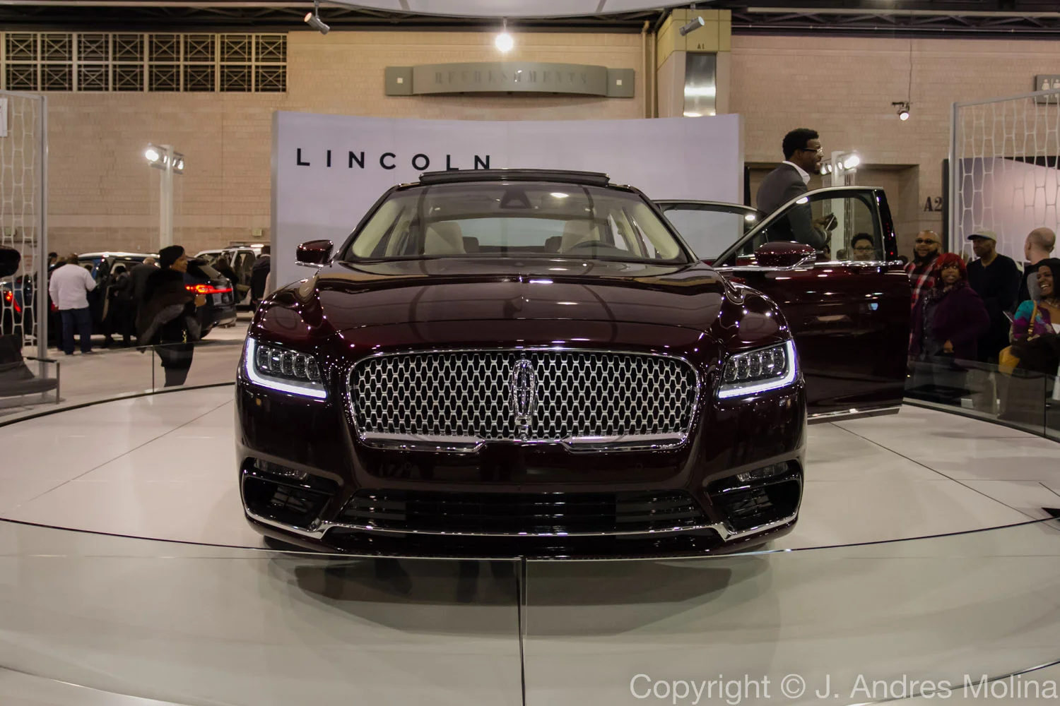  ISO 3200 &nbsp; 17mm &nbsp; f/4.0 &nbsp; 1/320s  Feb. 2016 