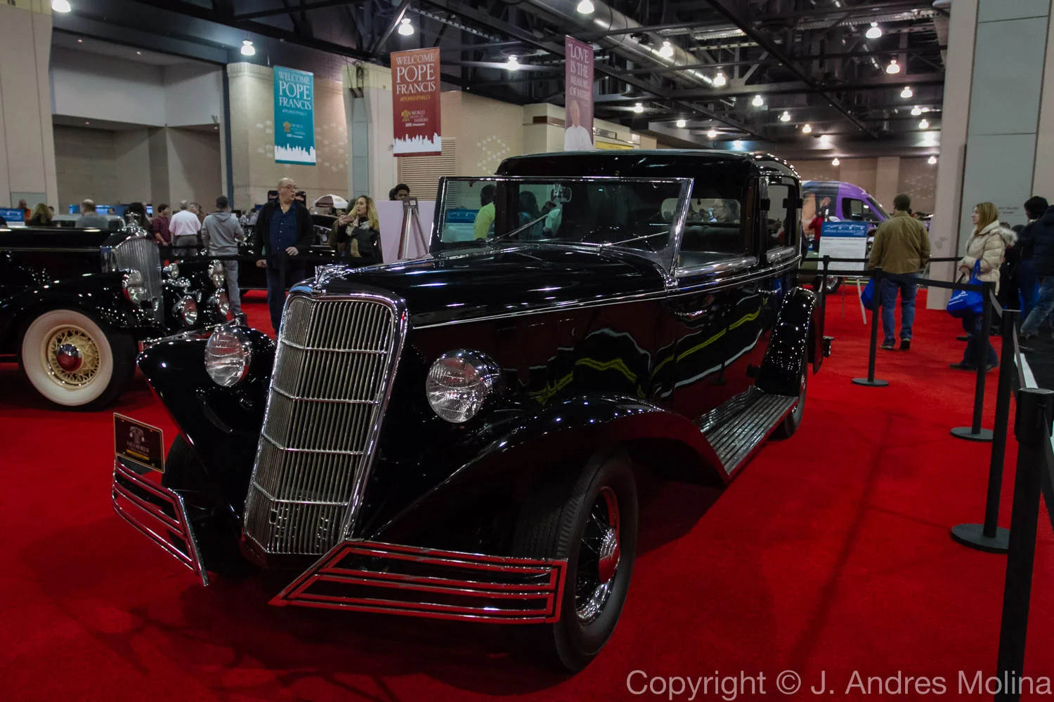  ISO 3200 &nbsp; 17mm &nbsp; f/4.5 &nbsp; 1/250s  Feb. 2016 